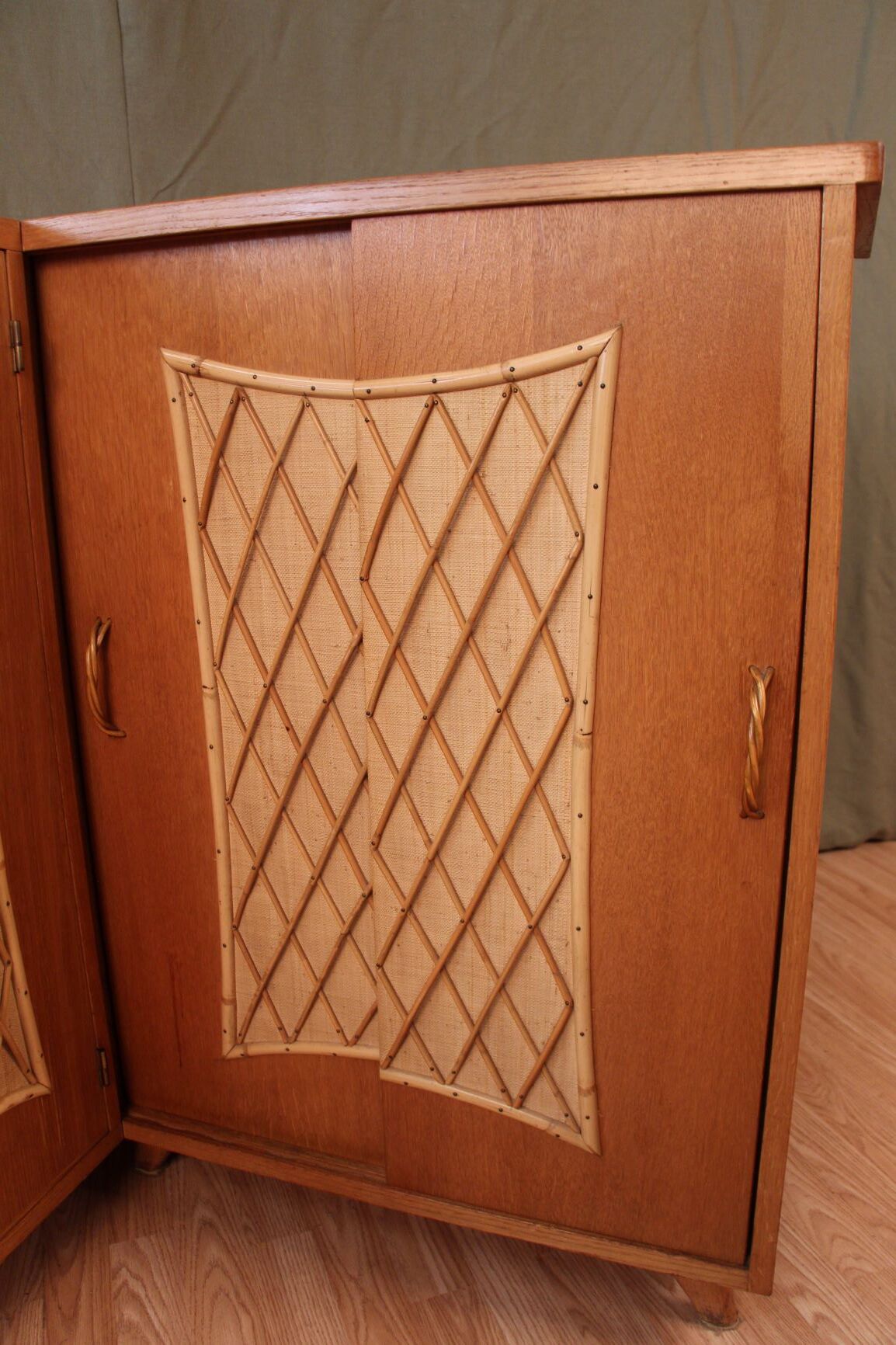 Notch drinks and rattan