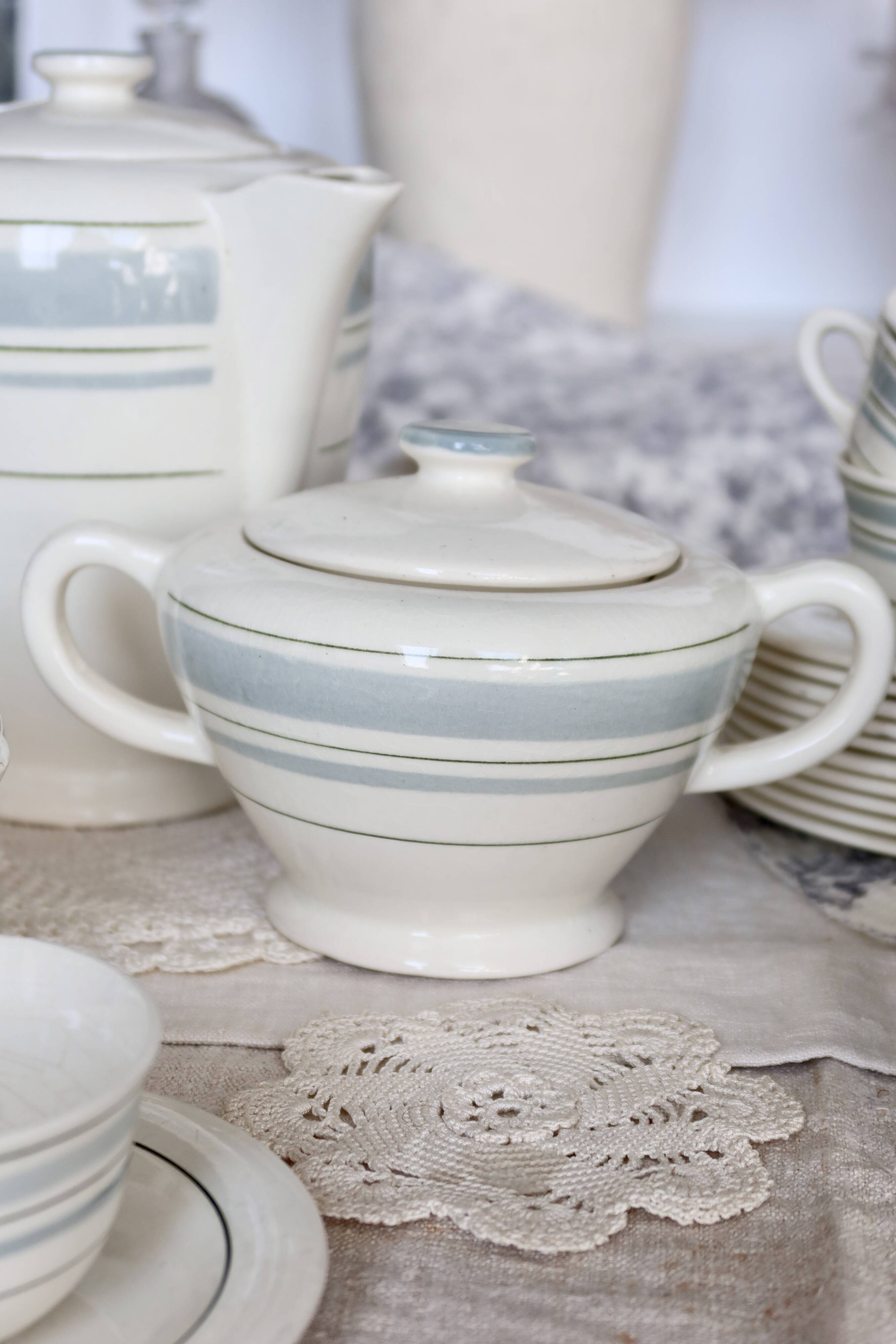 Vintage 10-person coffee set with Salins earthenware and geometric design