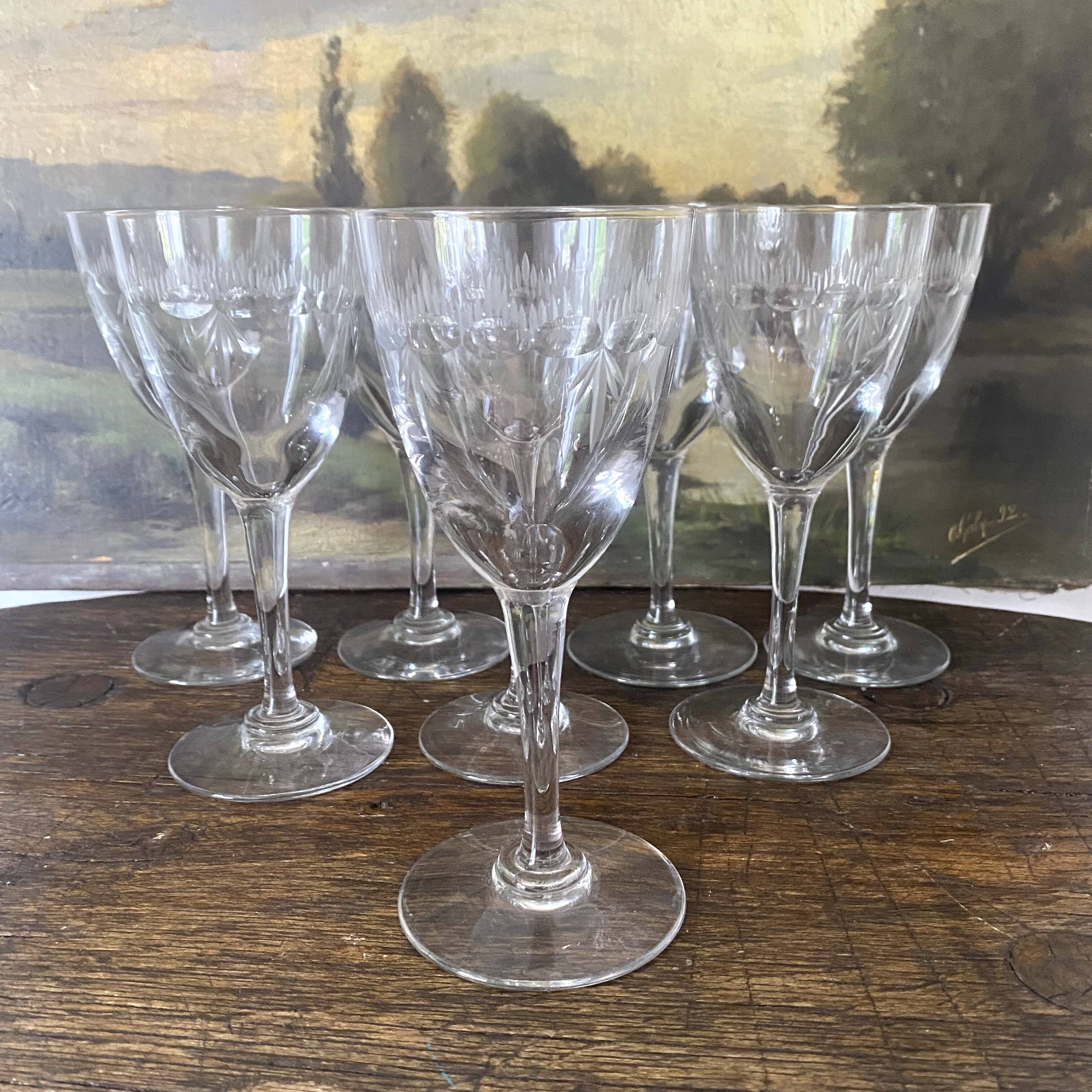 Stemmed glasses, engraved glass wine glasses