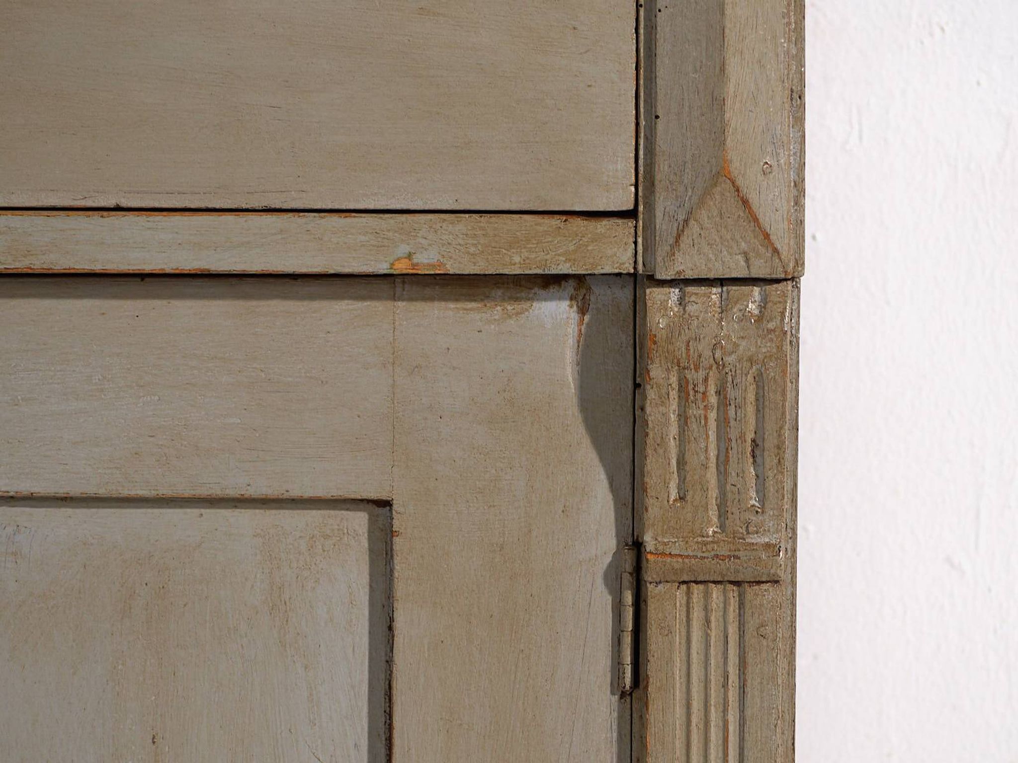 Old Provençal French chest of drawers (c.1920)