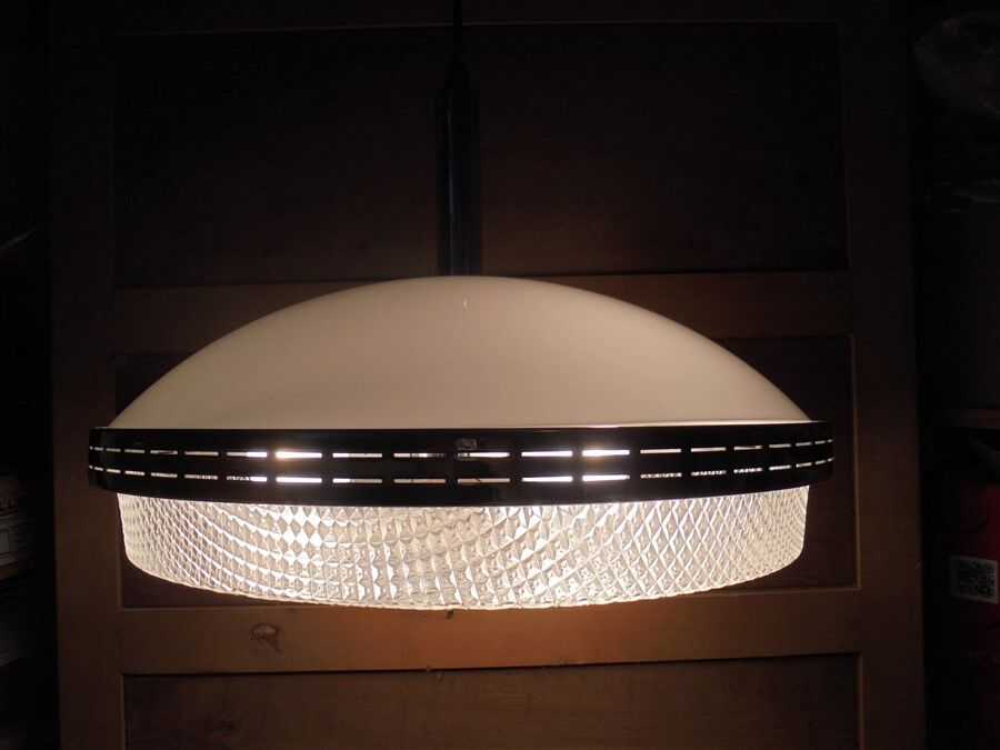 Large UFO suspension