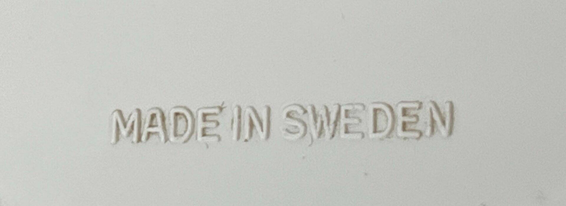 White melamine ashtray, mid-century Swedish design by Gunnar Larson for Gustavsberg, 1960s.