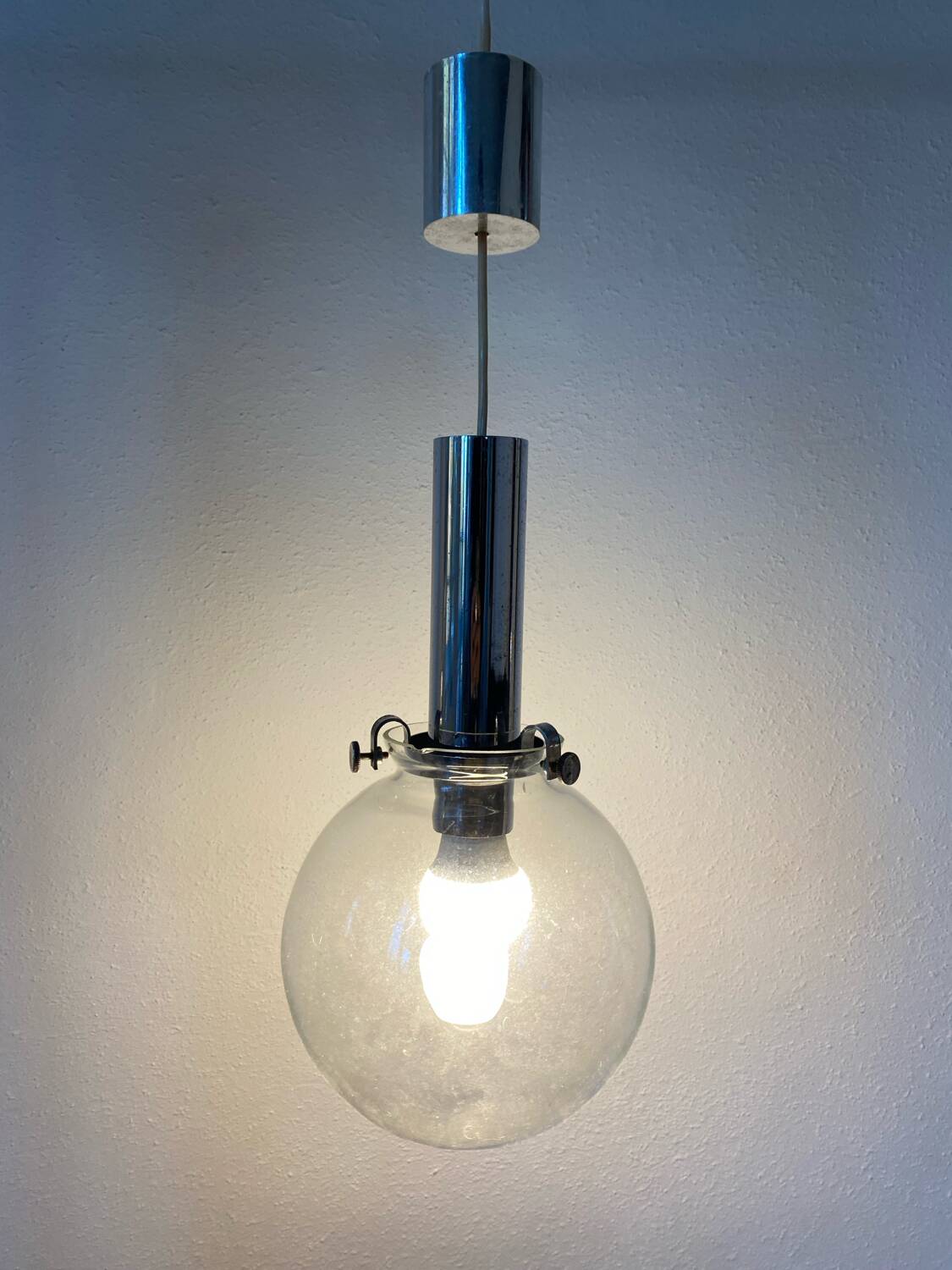Vintage design pendant lamp globe in transparent glass