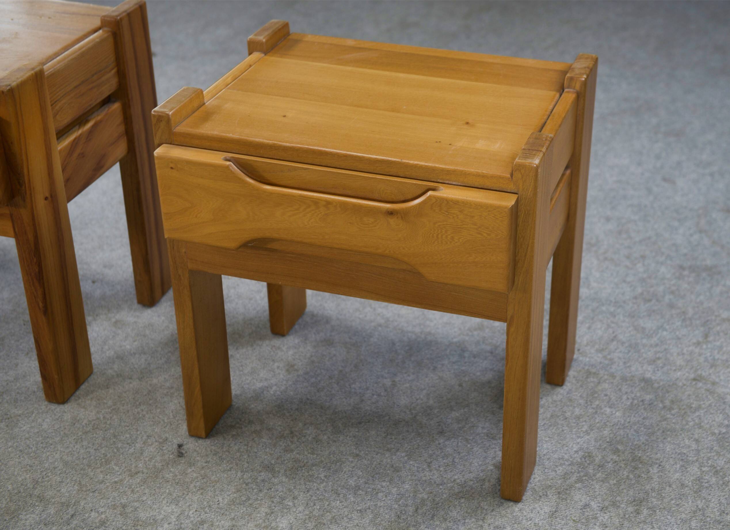 Paire de chevets en orme pour maison regain 1970's
