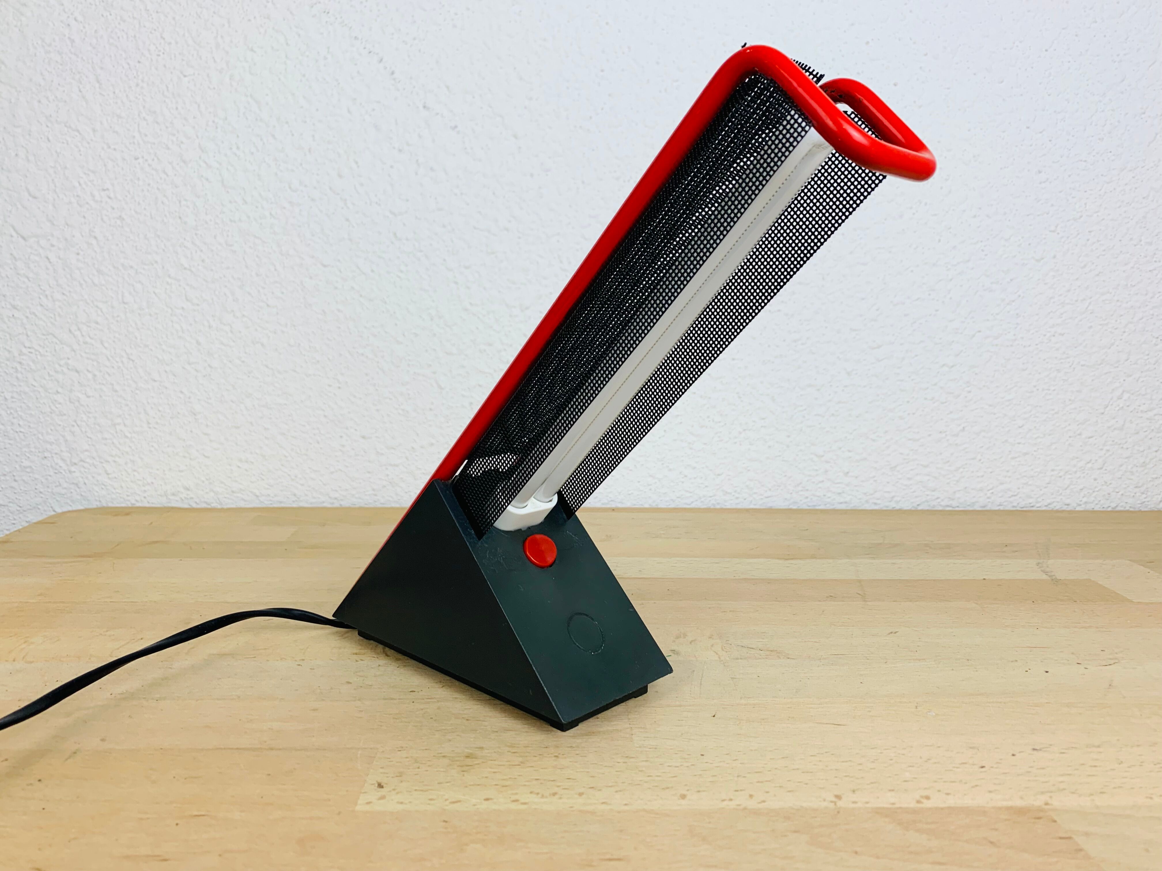 Philips 80s geometric red and black lamp