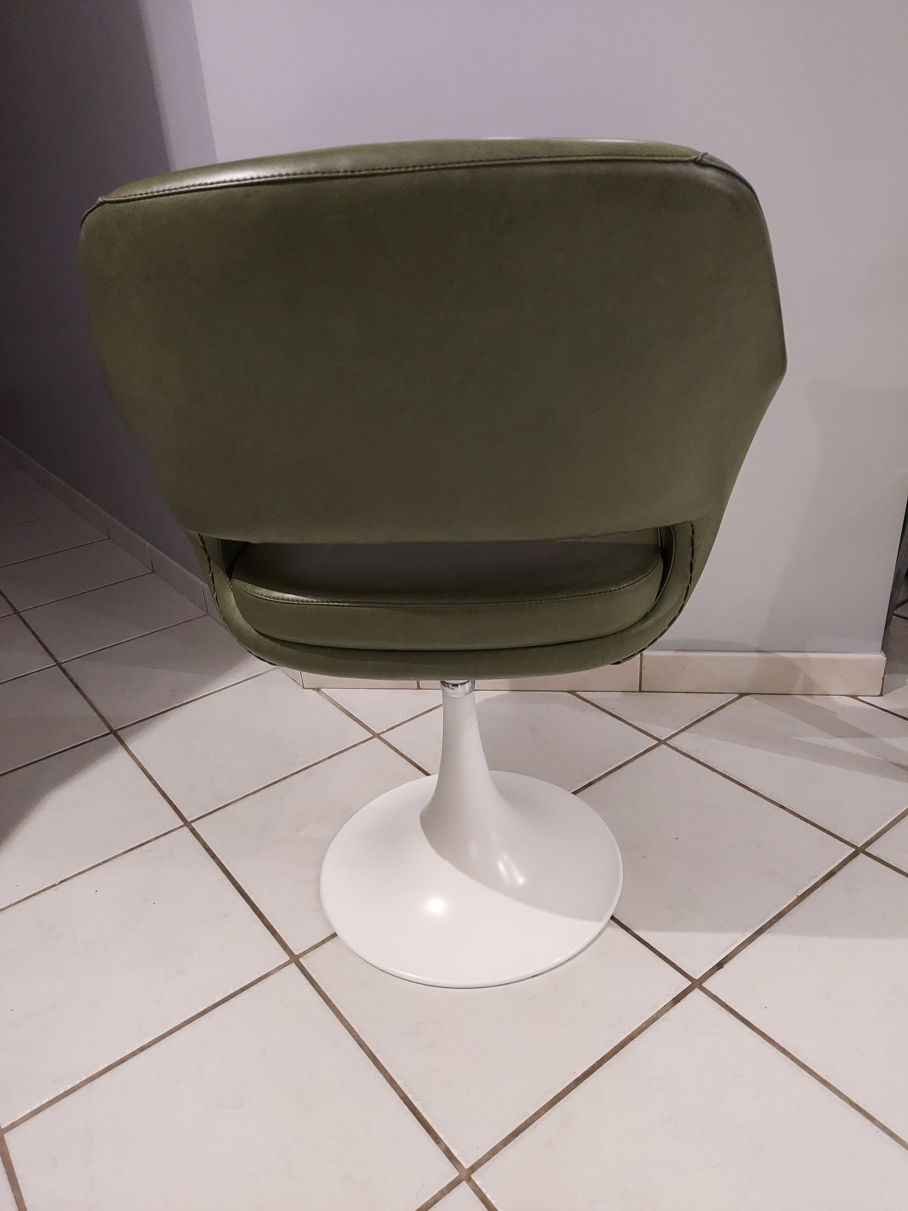 1960 vintage office tulip foot swivel chair