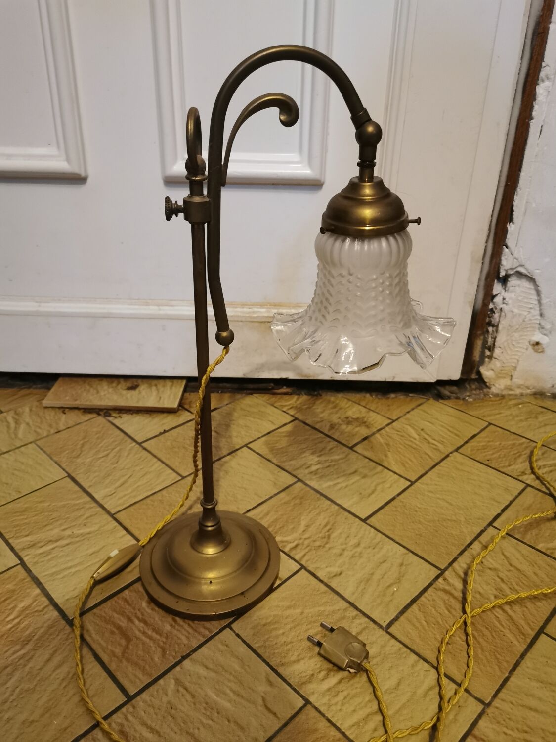 Desk lamp
