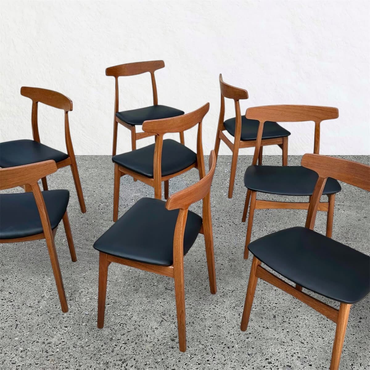 Set of 8 chairs by Henning Kjaernulf, 1960