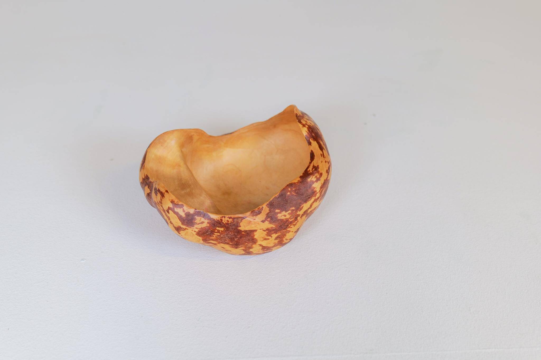 Set of 3 bowls in organic burl wood from Swedish folk art, circa 1960-1970.