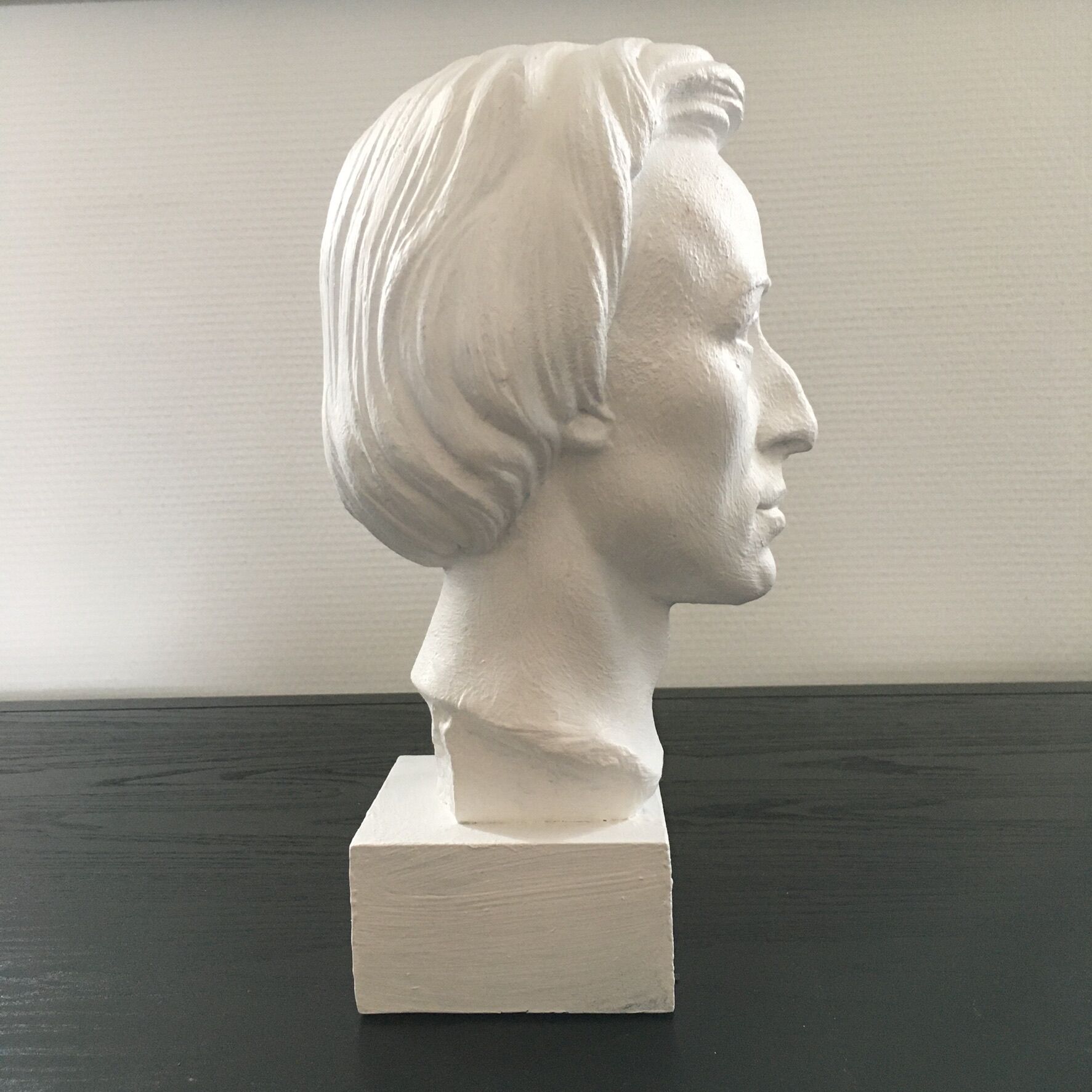 Romantic young man bust