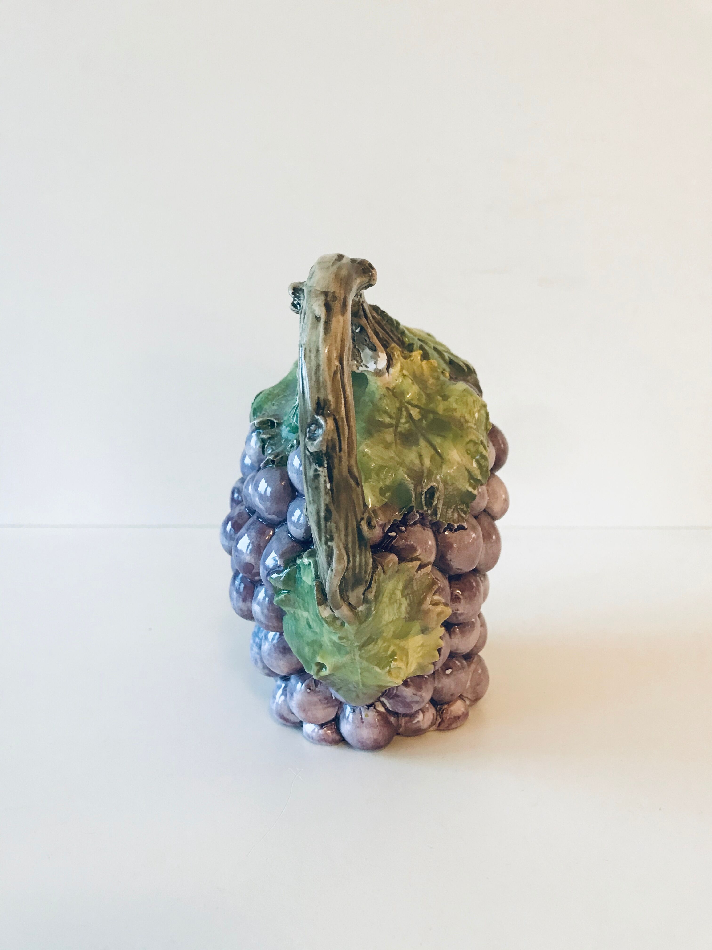 Grape dabbling pitcher
