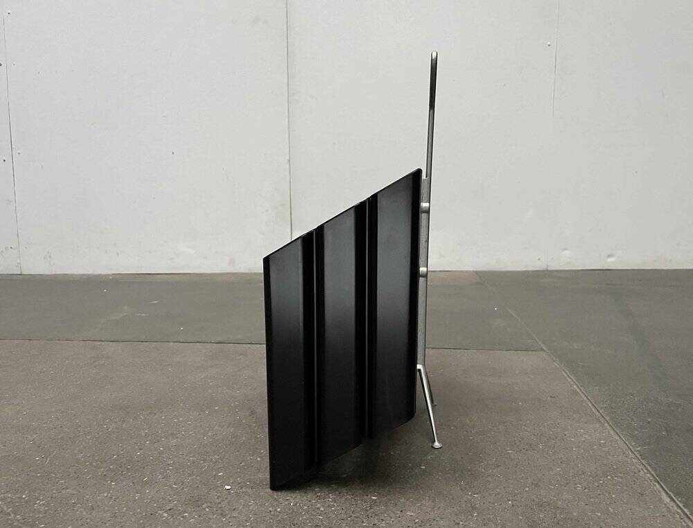 Postmodern Italian magazine rack by Andries & Hiroko Van Onck for Magis, 1980s.