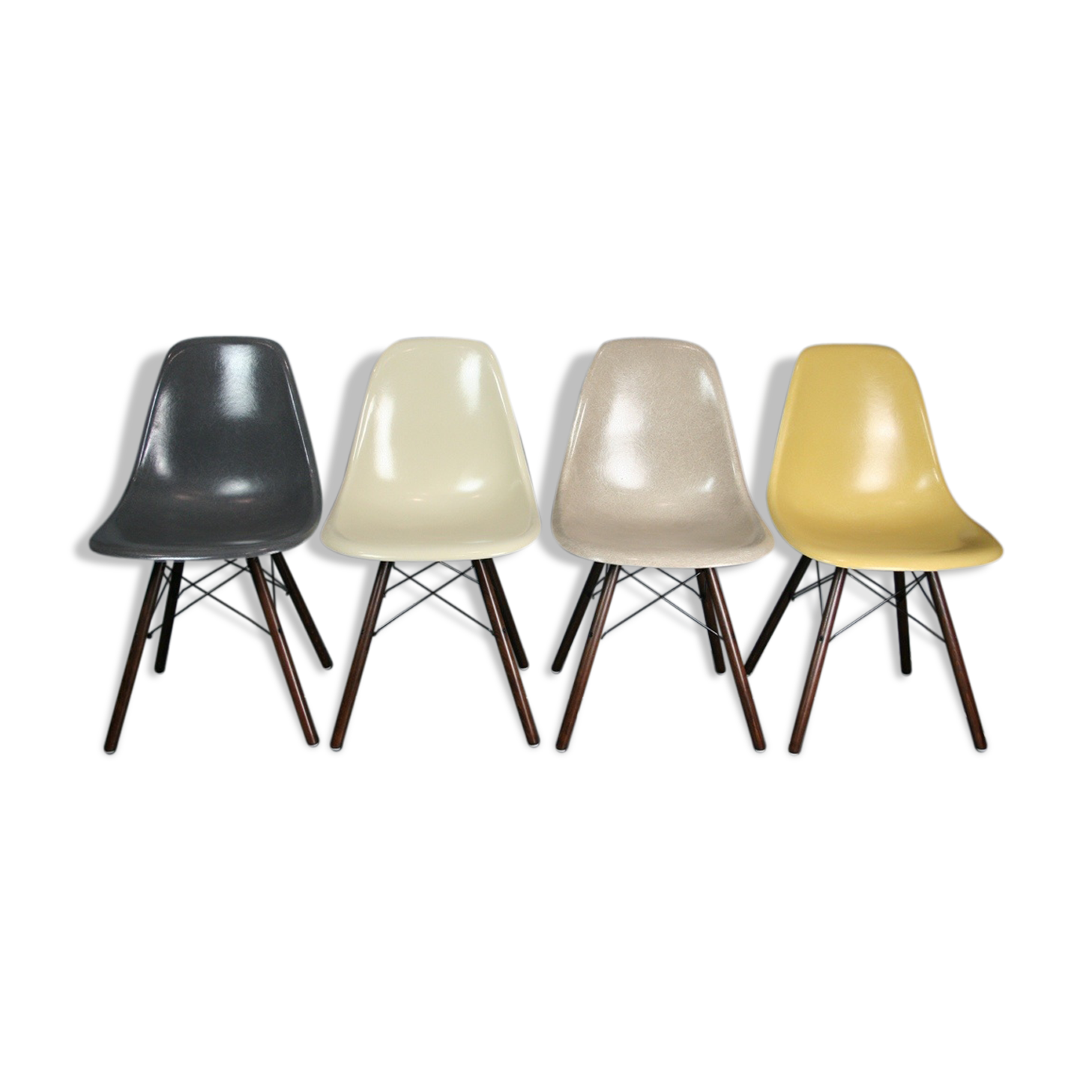 Lot 4 chaises dsw fibre Eames Herman miller vintage