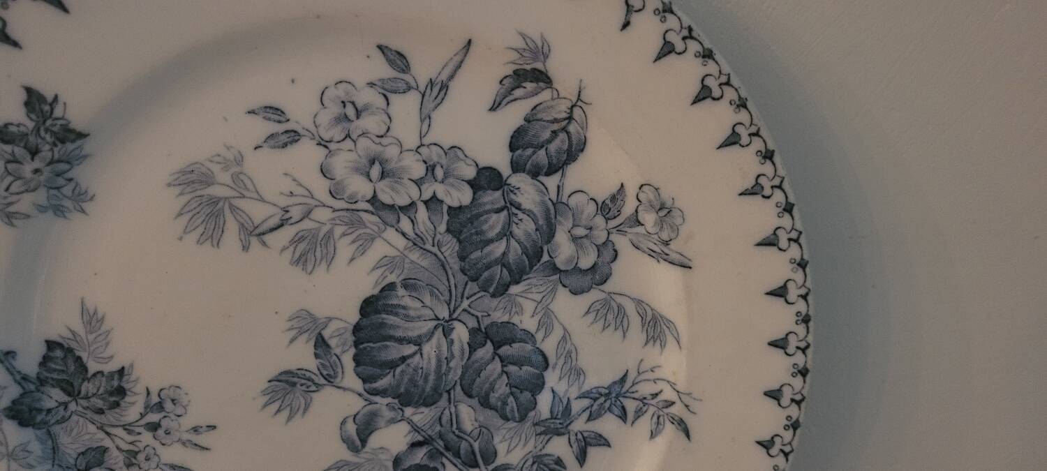 Sarreguemines flat plate 1930