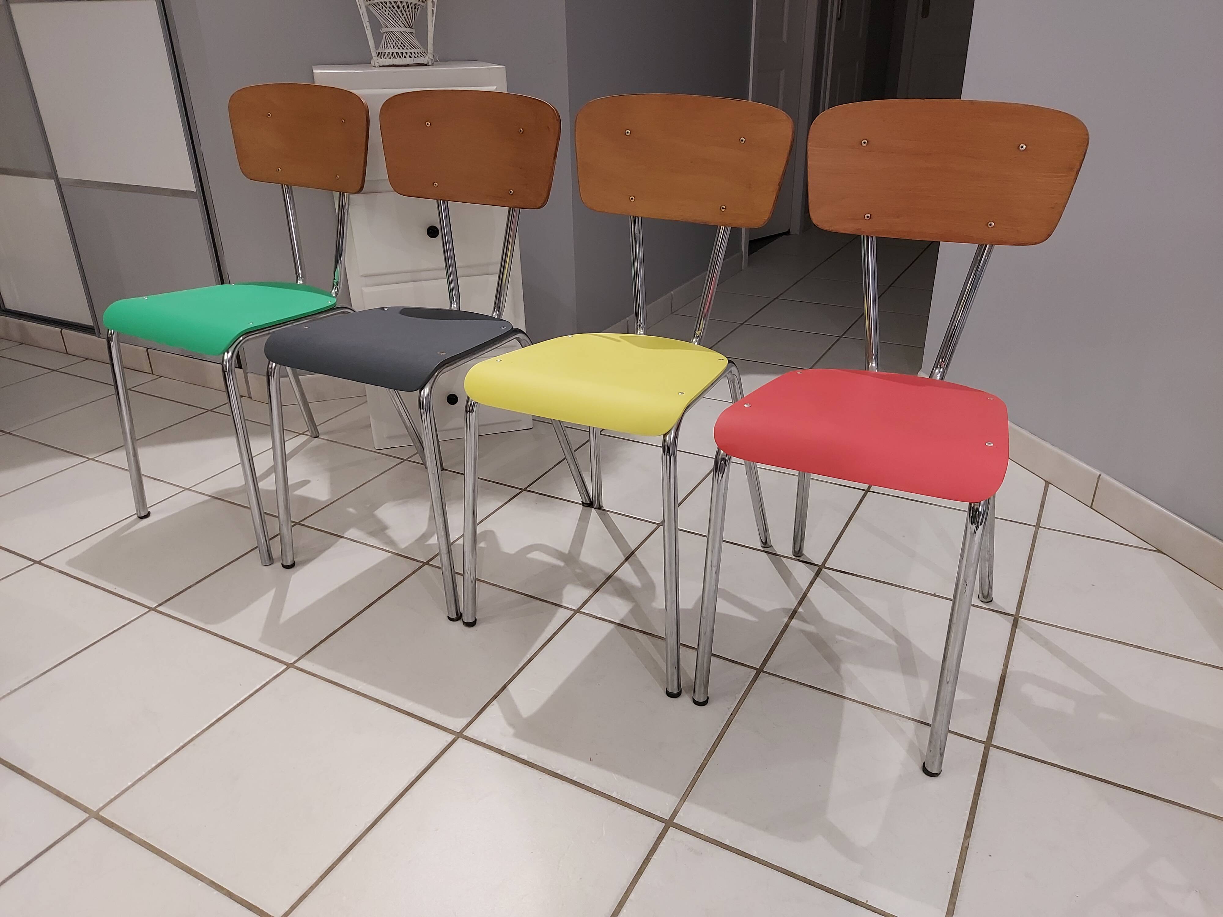 Suite de 4 chaises vintage années 1960