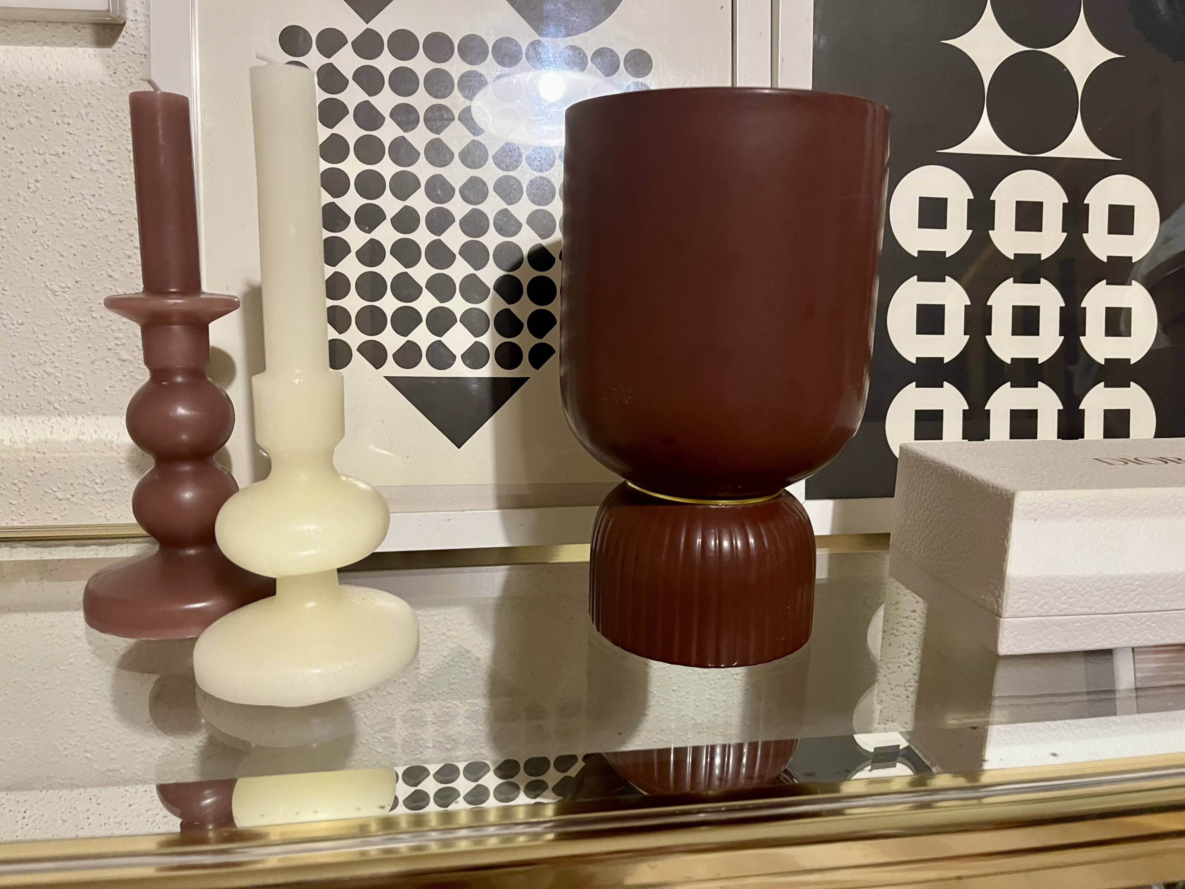 Vintage bordeaux vase