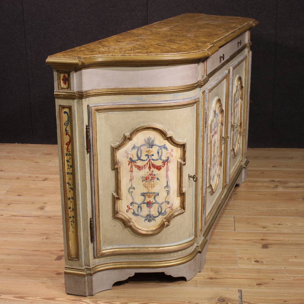 Great lacquered and painted Venetian sideboard from the 20th century