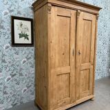 Large English wardrobe in solid pine (renovated)