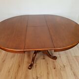 Extendable Oval Round Table