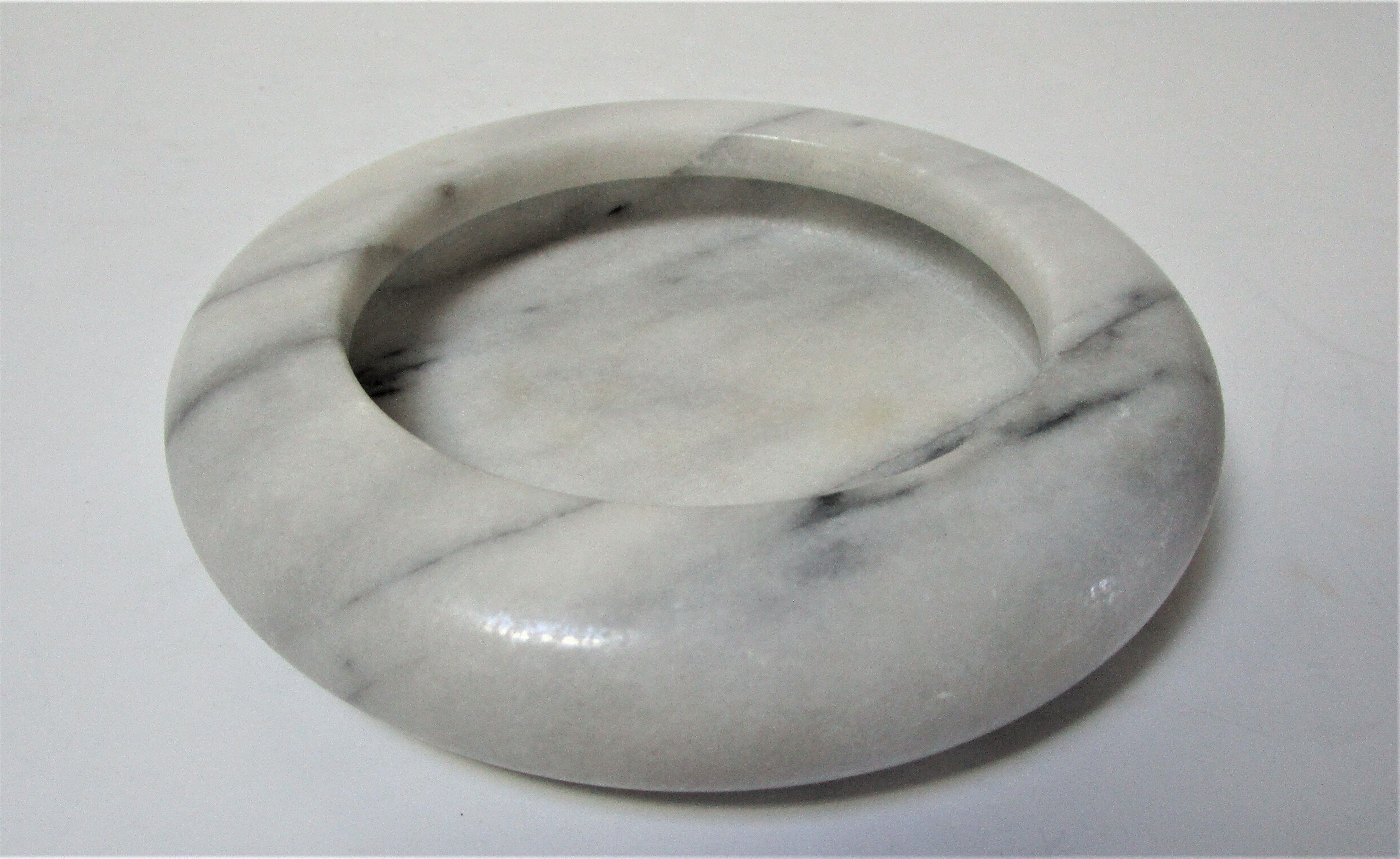 Trinket bowl white marble veined black