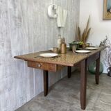 Extendable farm table