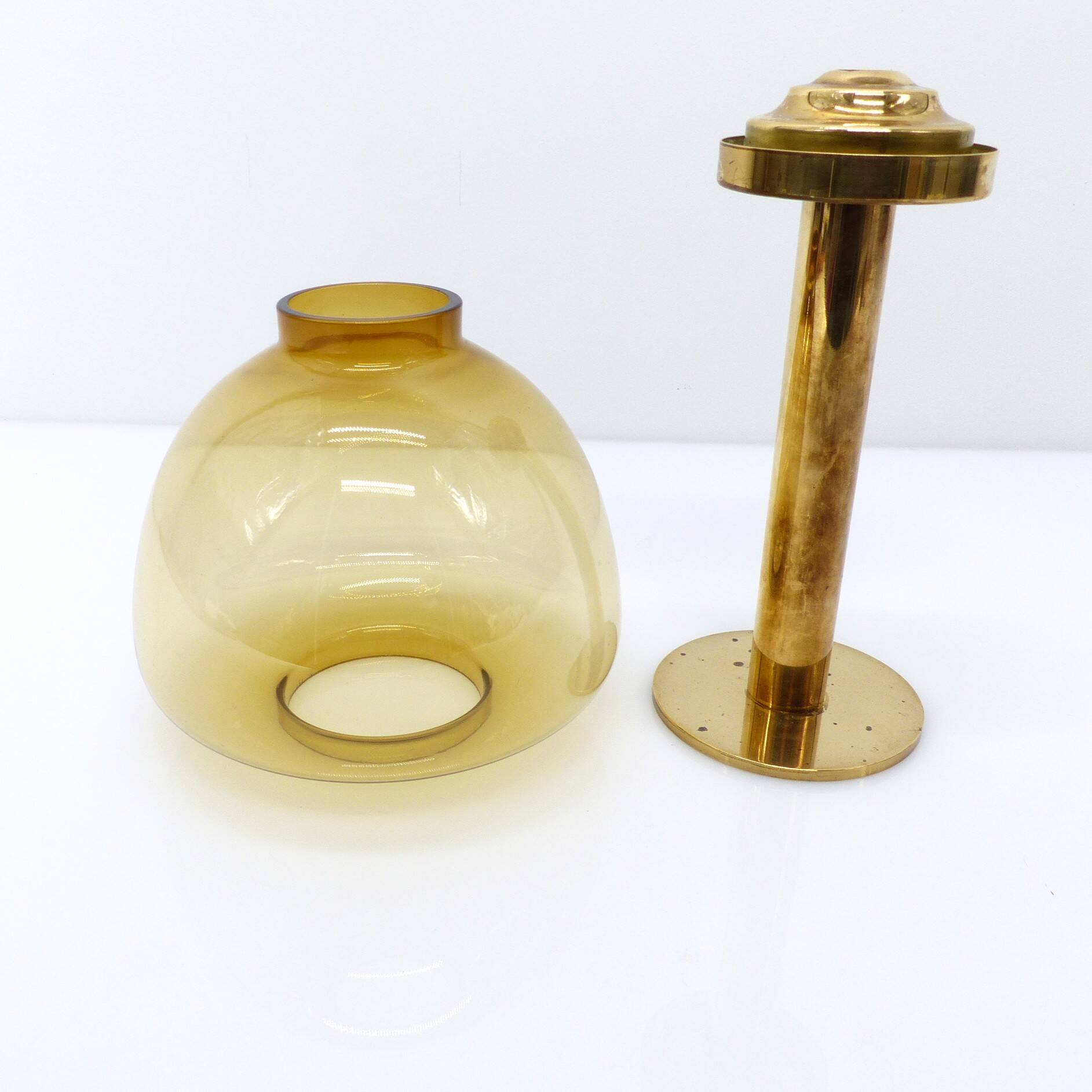Set of 5 Scandinavian Hans-Agne Jakobsson Claudia model candlesticks in brass