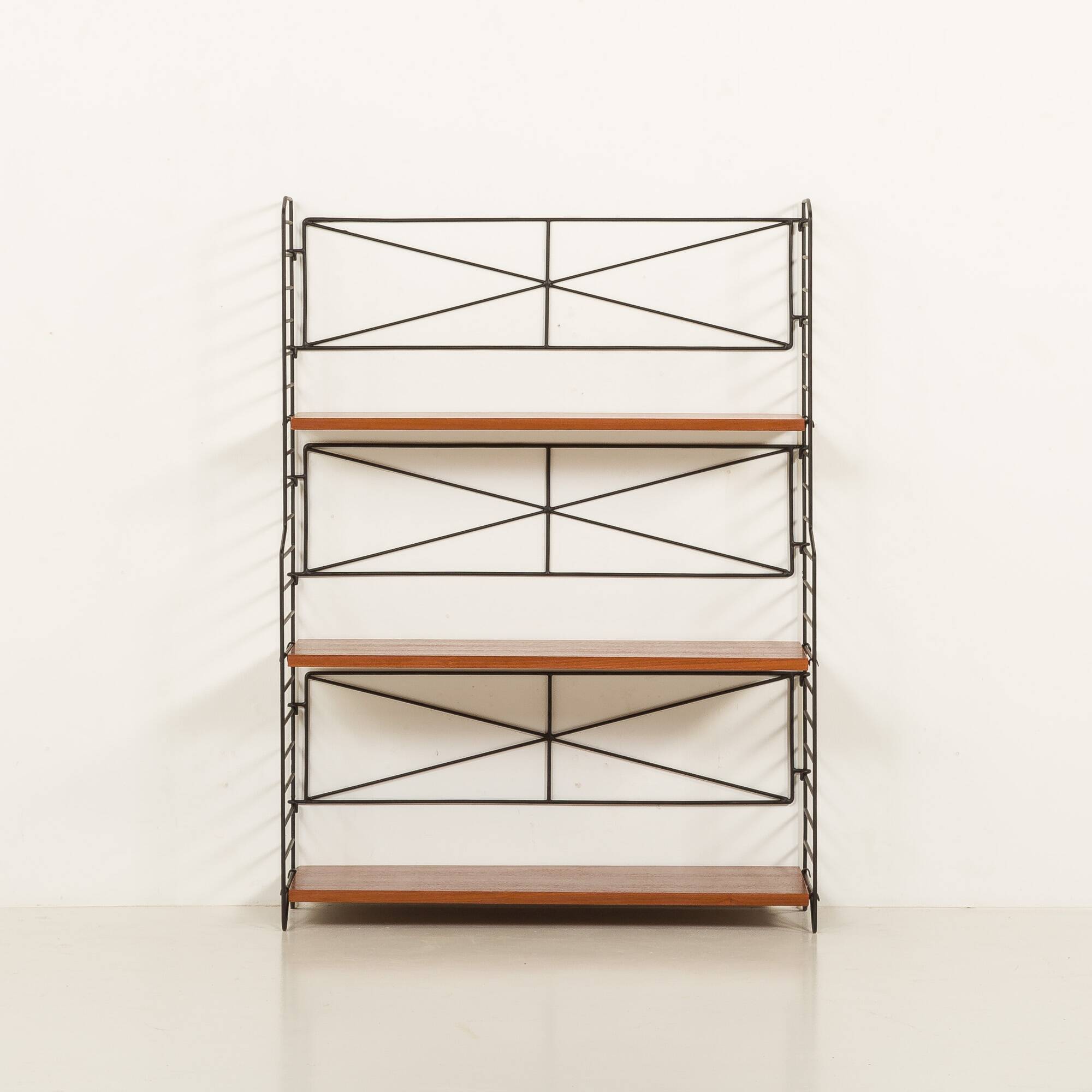 Étagère autoportante String scandinave des années 1960, Suède