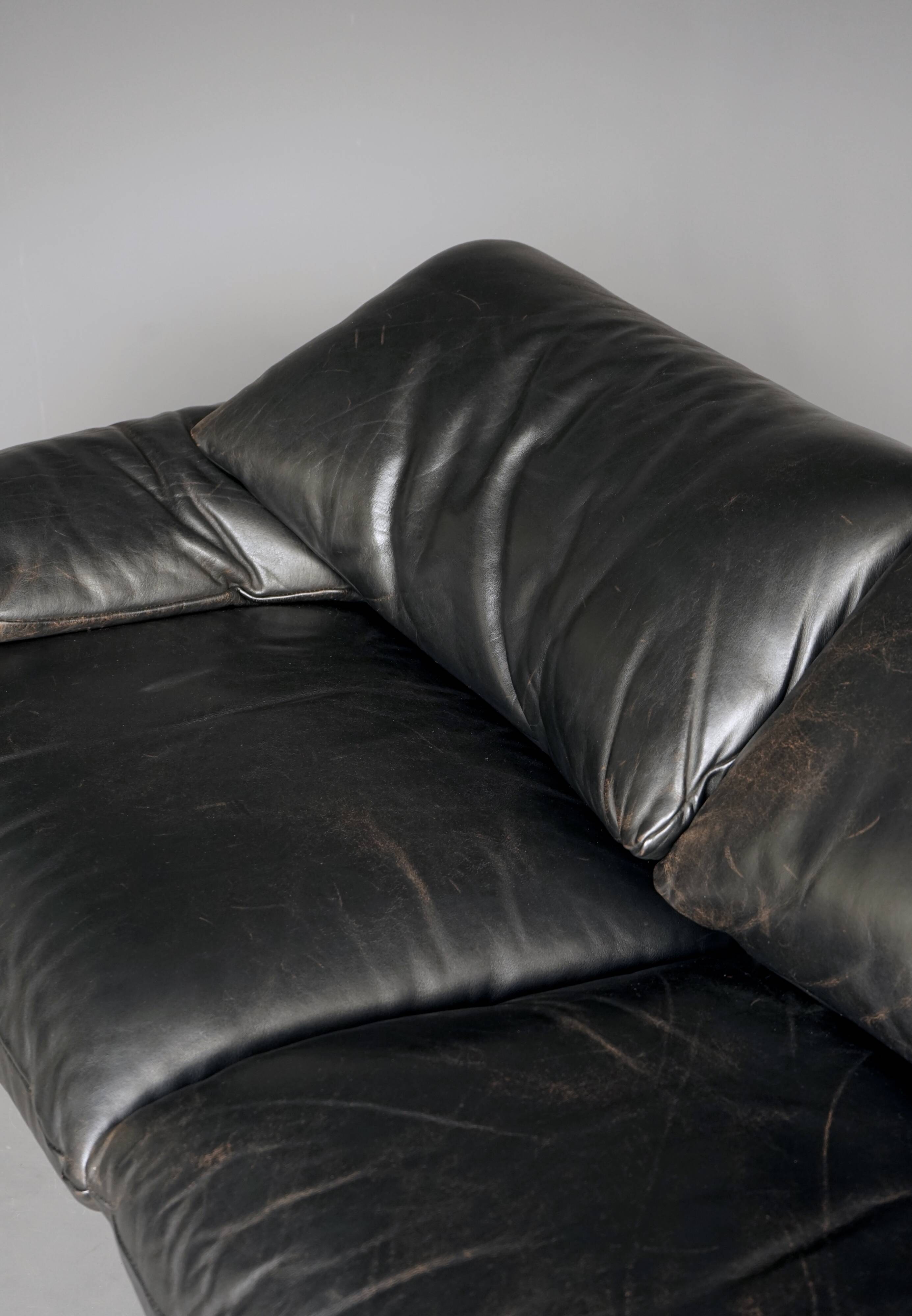 Two seater Maralunga Sofa in Black Leather for Cassina. 1970s
