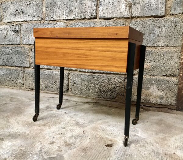 Travailleuse bois teck et laiton et pieds metal 1950 1960
