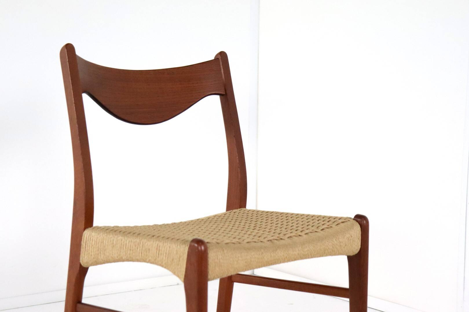 Set of 4 Arne Wahl Iversen for Glyngore papercord chairs 'Naerem'