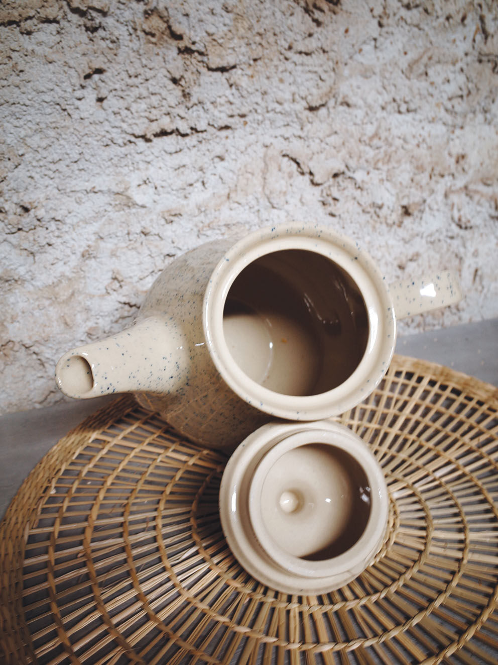 Large format ceramic teapot
