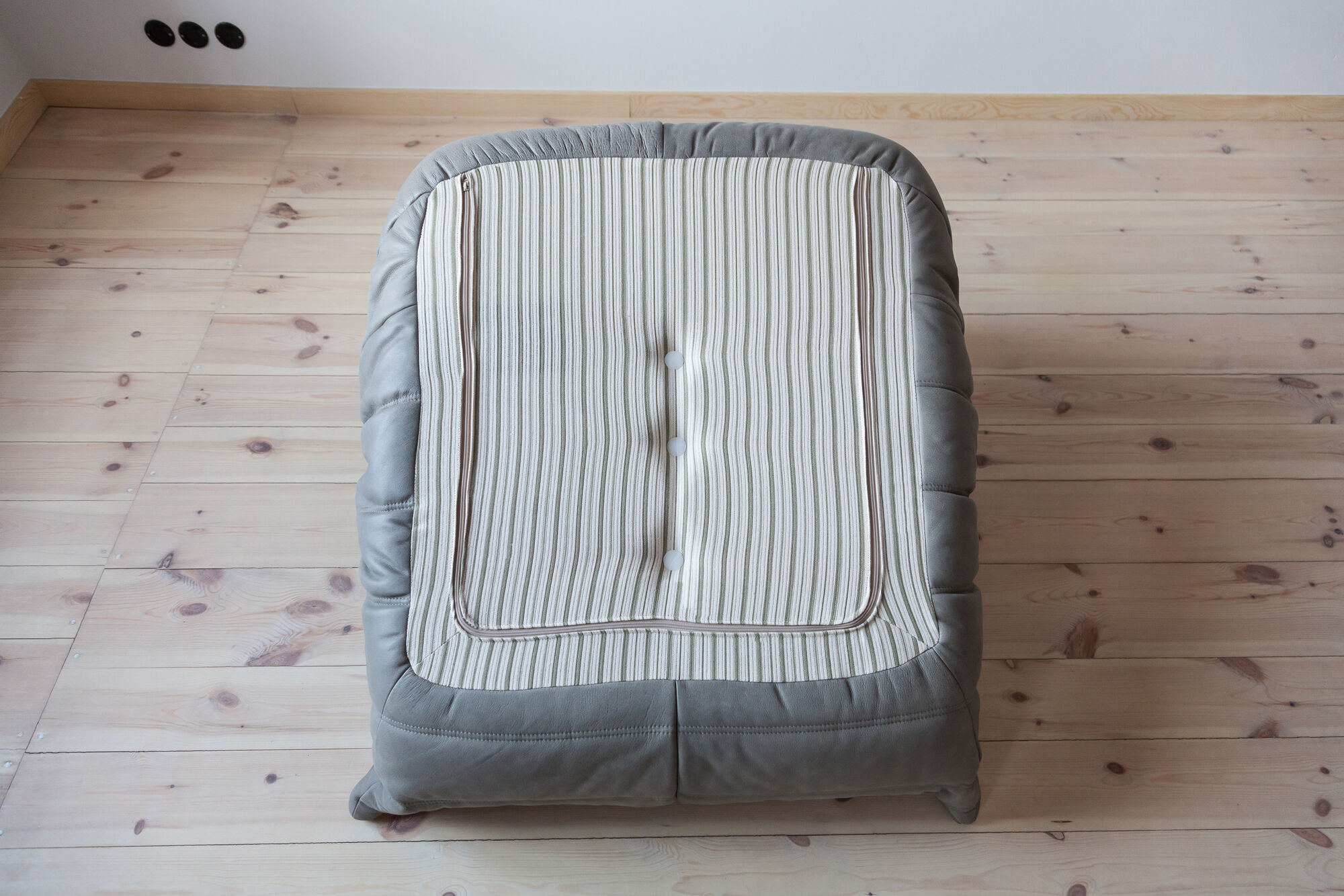 Togo armchair & ottoman model designed by Michel Ducaroy 1973