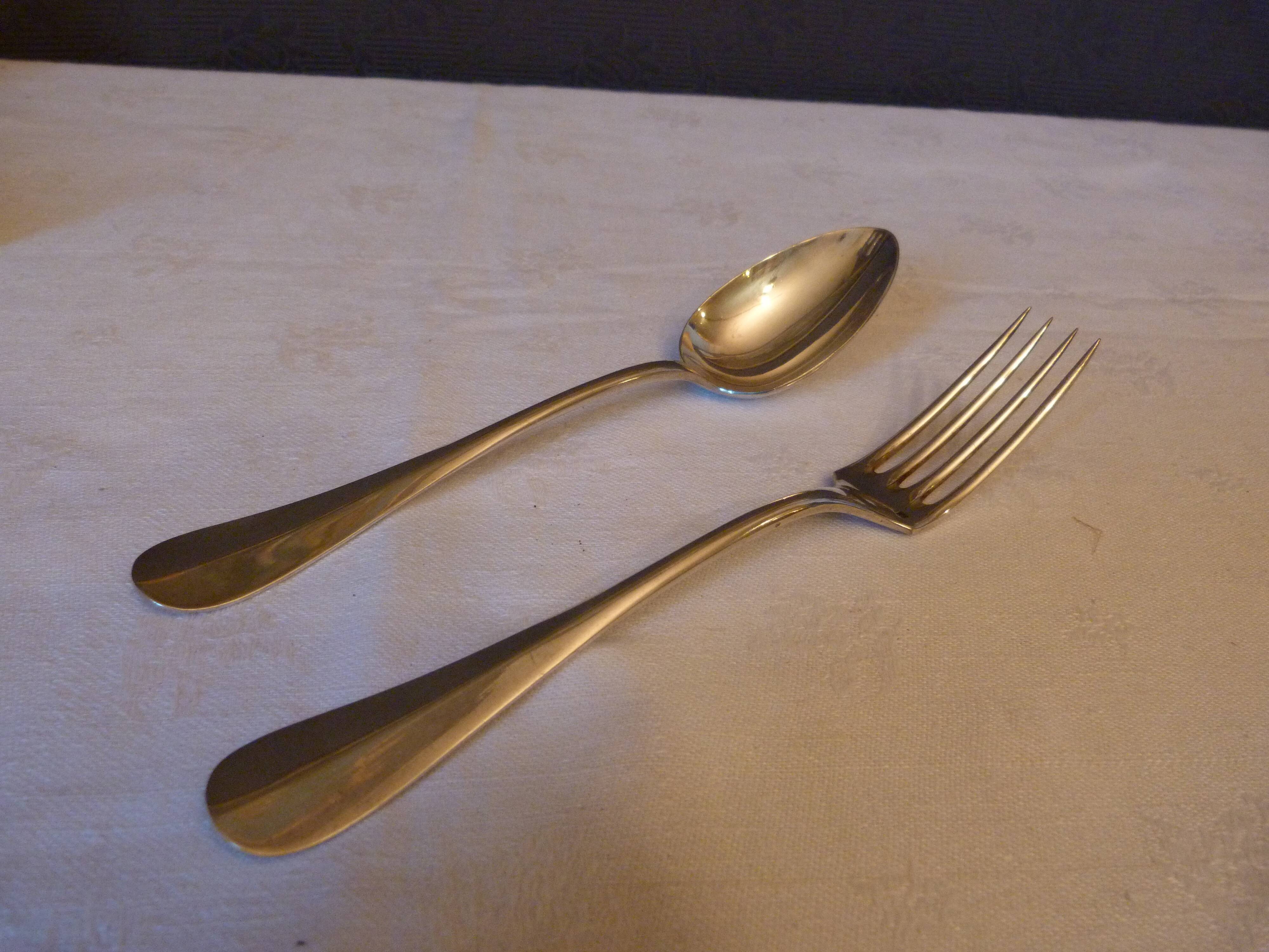 box of 6 spoons and 6 forks