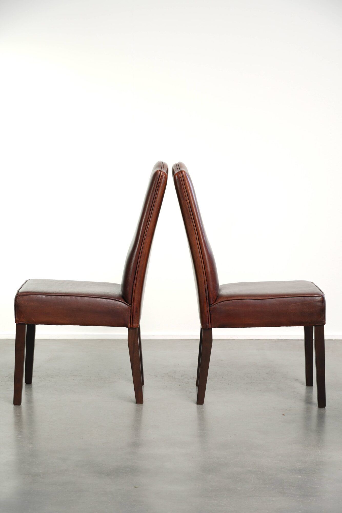 Beautiful and comfortable set of 6 sheepskin dining chairs in English style