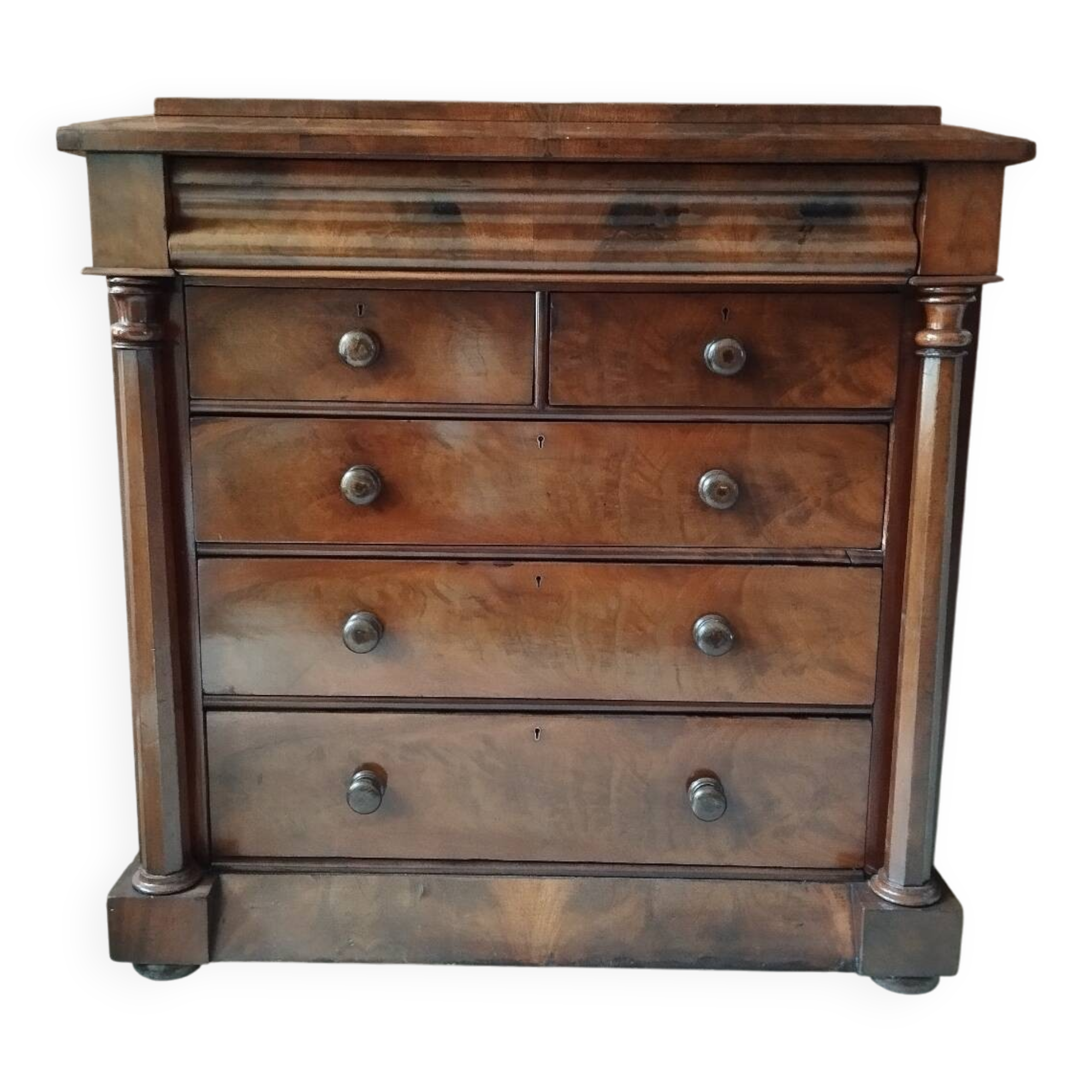 Antique English mahogany chest of drawers
