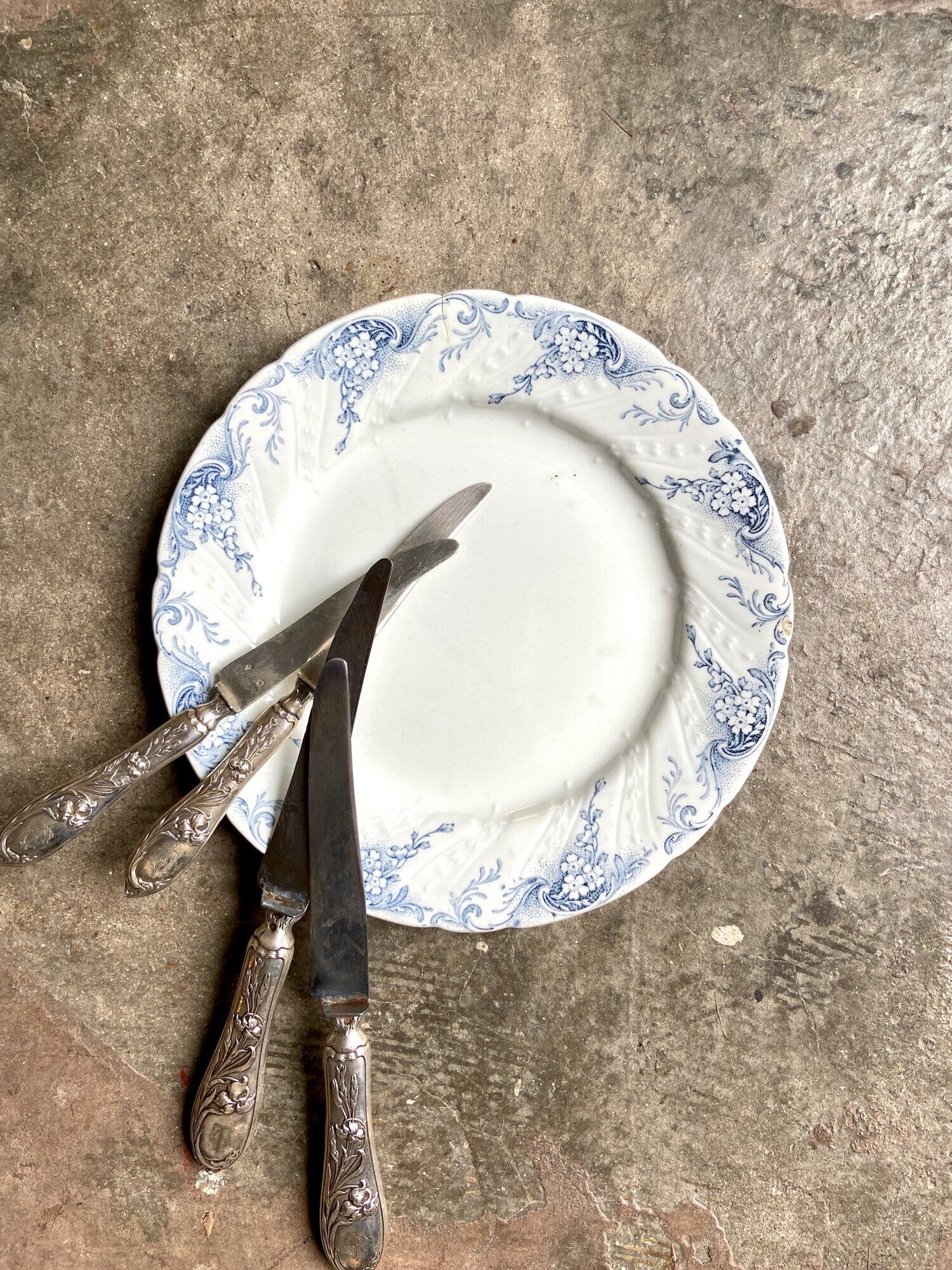 Assiette plate Luneville en terre de fer service "Henriette"