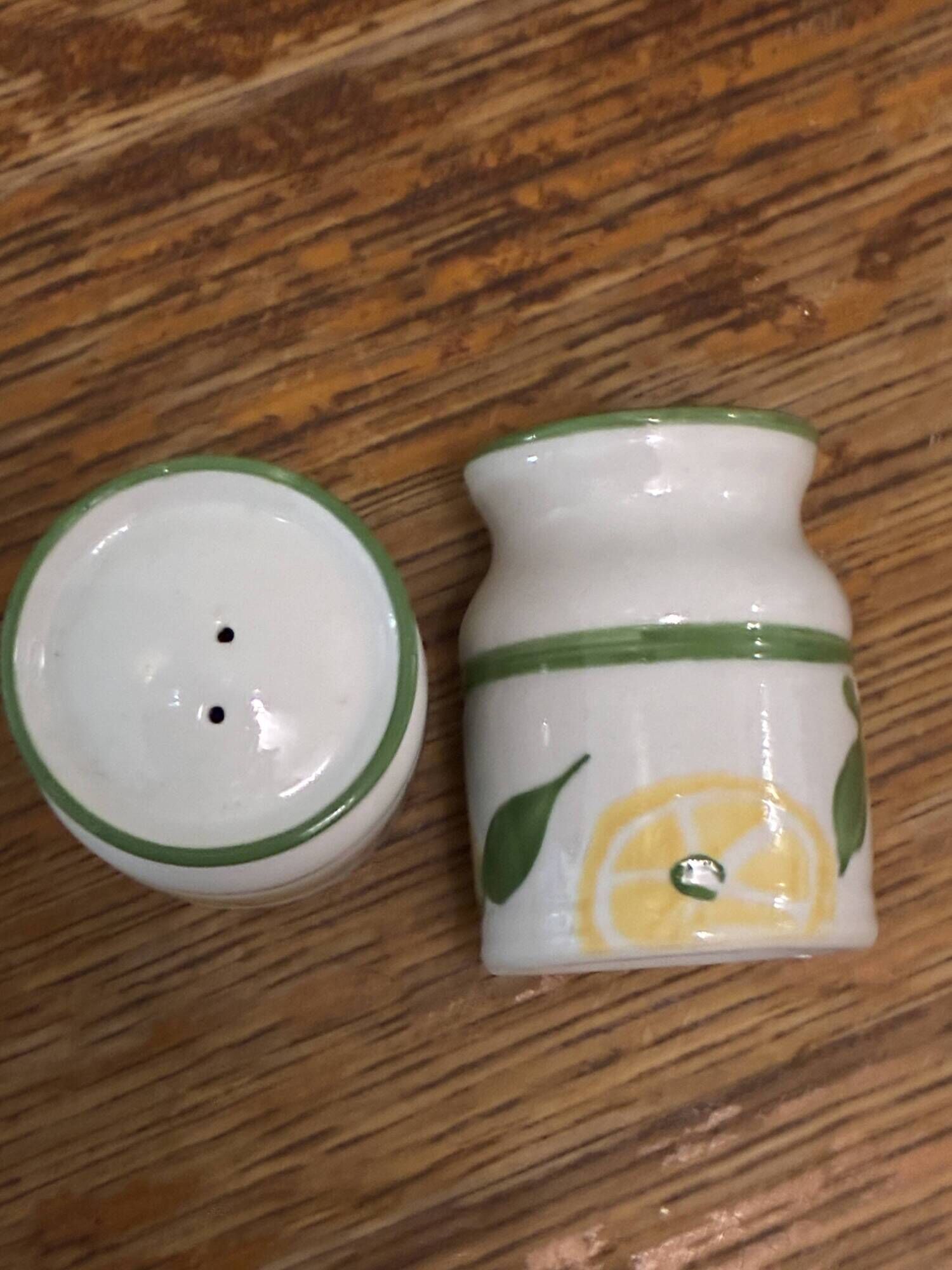 Vintage Lbp salt and pepper shaker set in ceramic – Lemon pattern – new