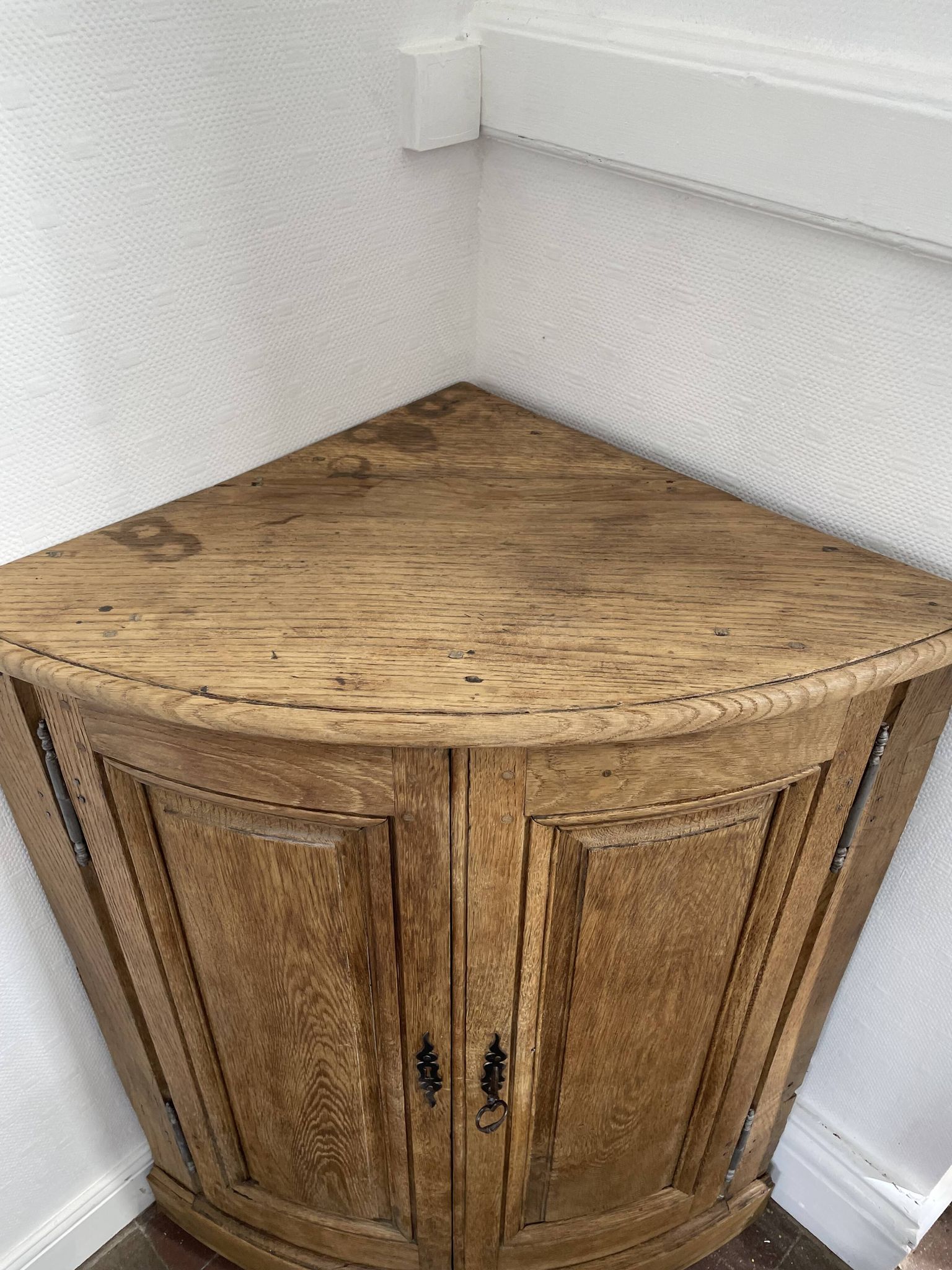 Oak corner unit