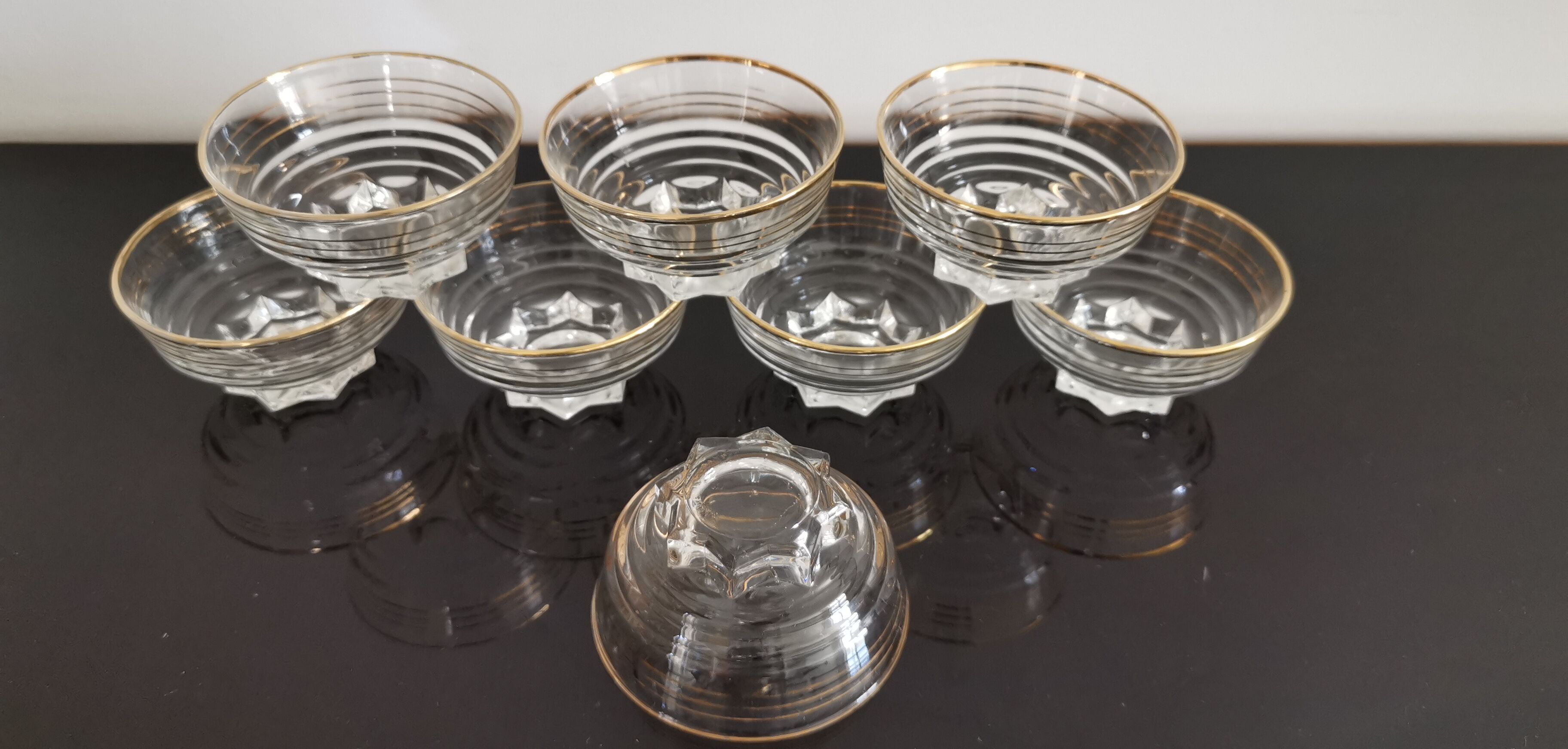 8 glasses of champagne bordered gold and feet star vintage 30'S years