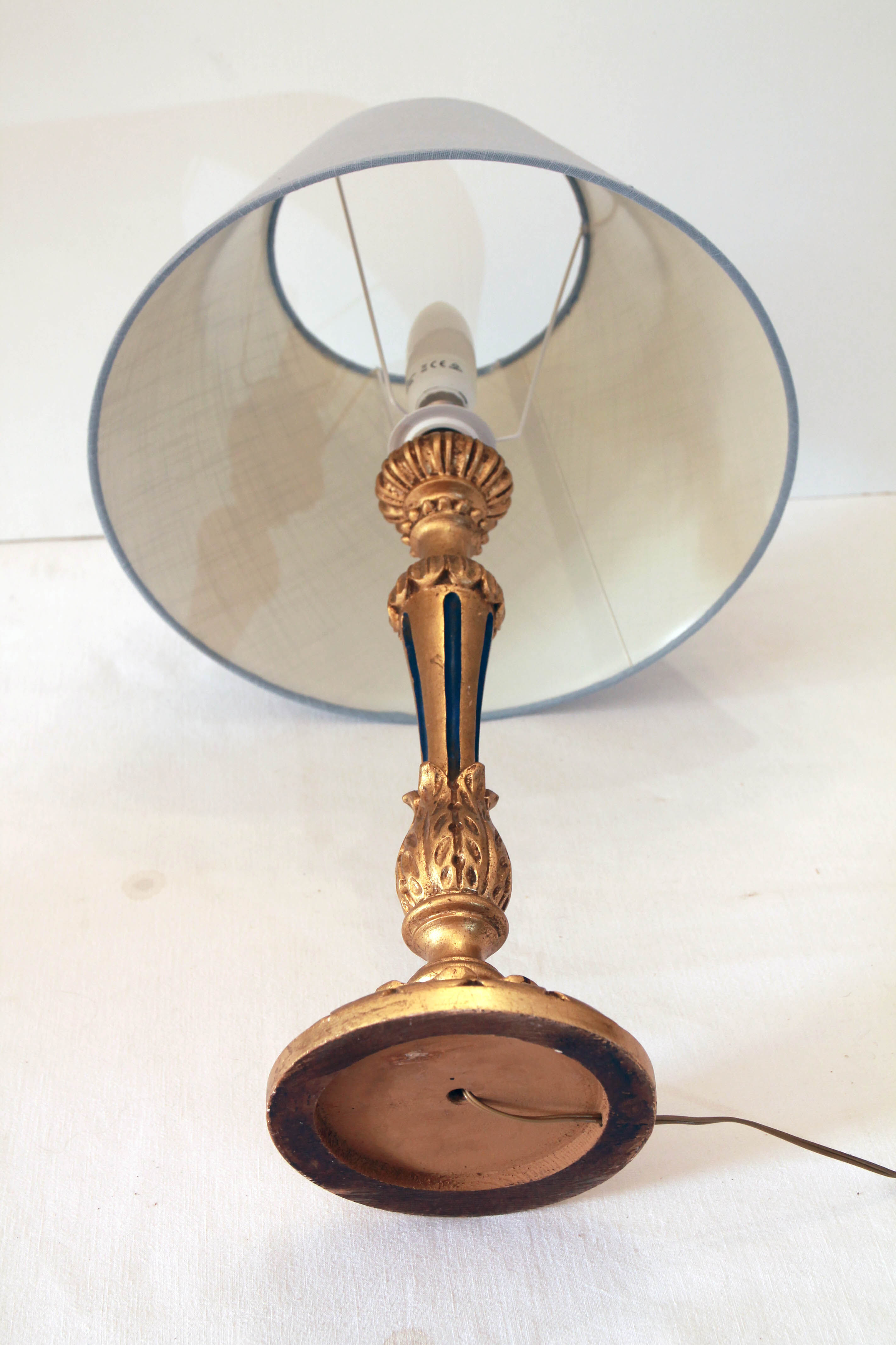 Lampe en bois doré