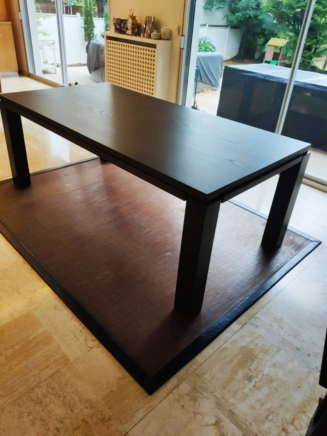 Roche Bobois dining set with a 2m table + extension and 6 solid wood chairs.