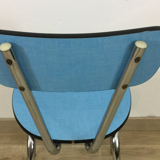 Chaise en formica bleue