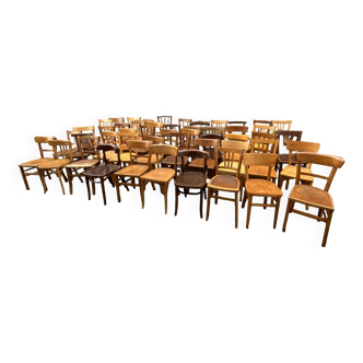 50 chaises bistrot dépareillées