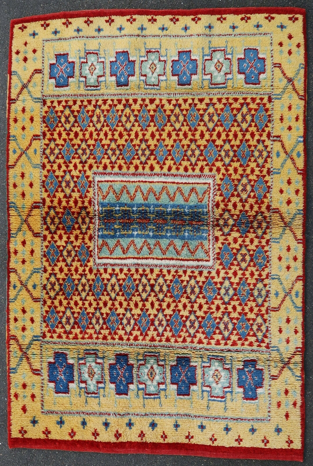 Lot of five small French rugs, domestic work.  Origin : France Period : around 1960 Size : 48 x 37,