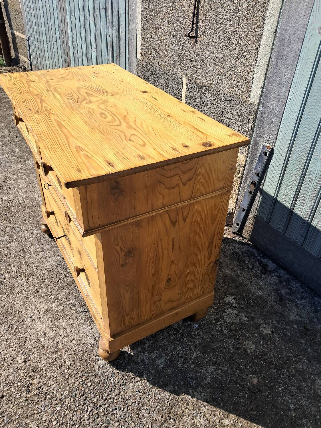 Fir chest of drawers