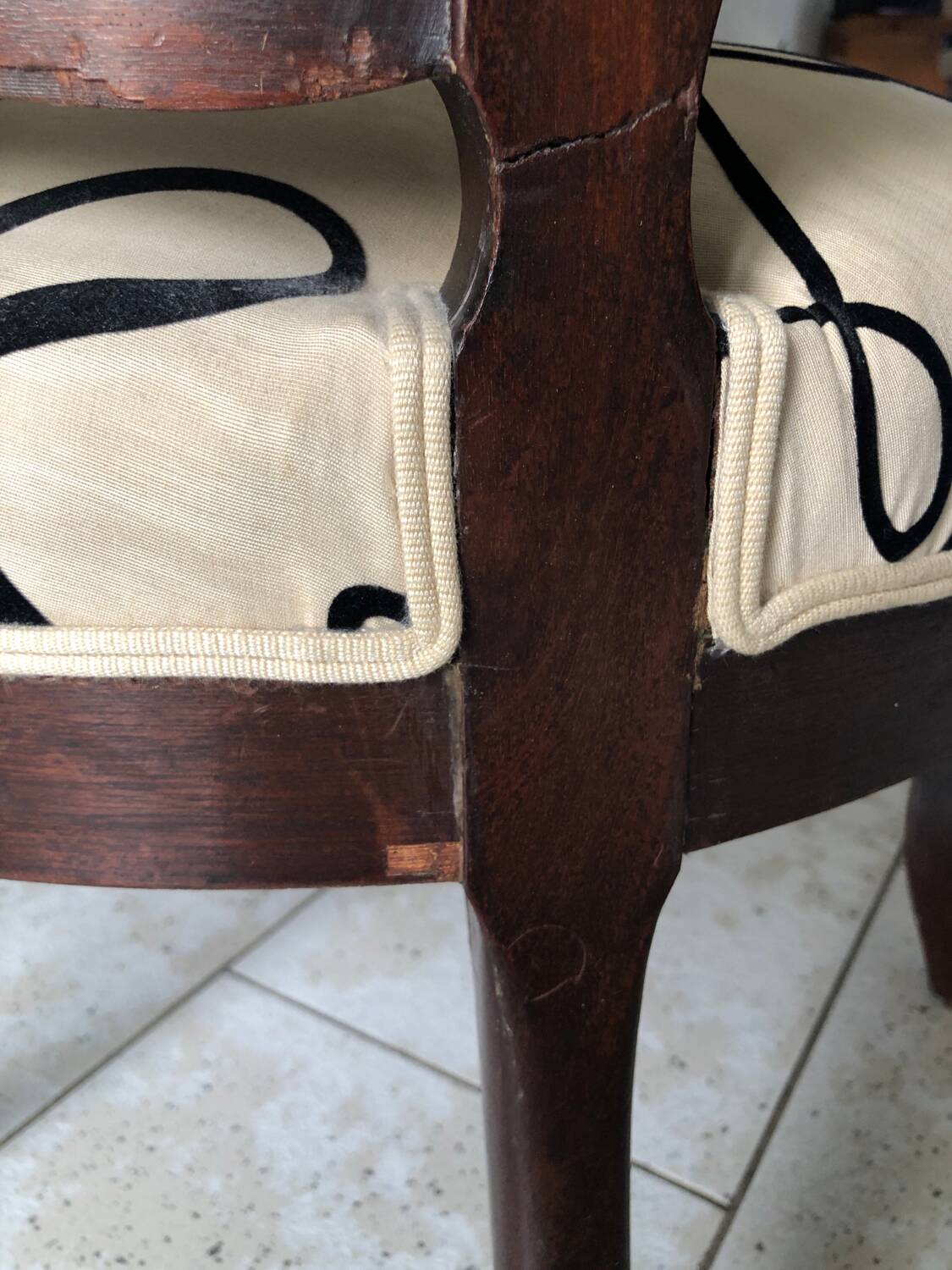 Napoleon 3 Style armchair / fireside chair in mahogany