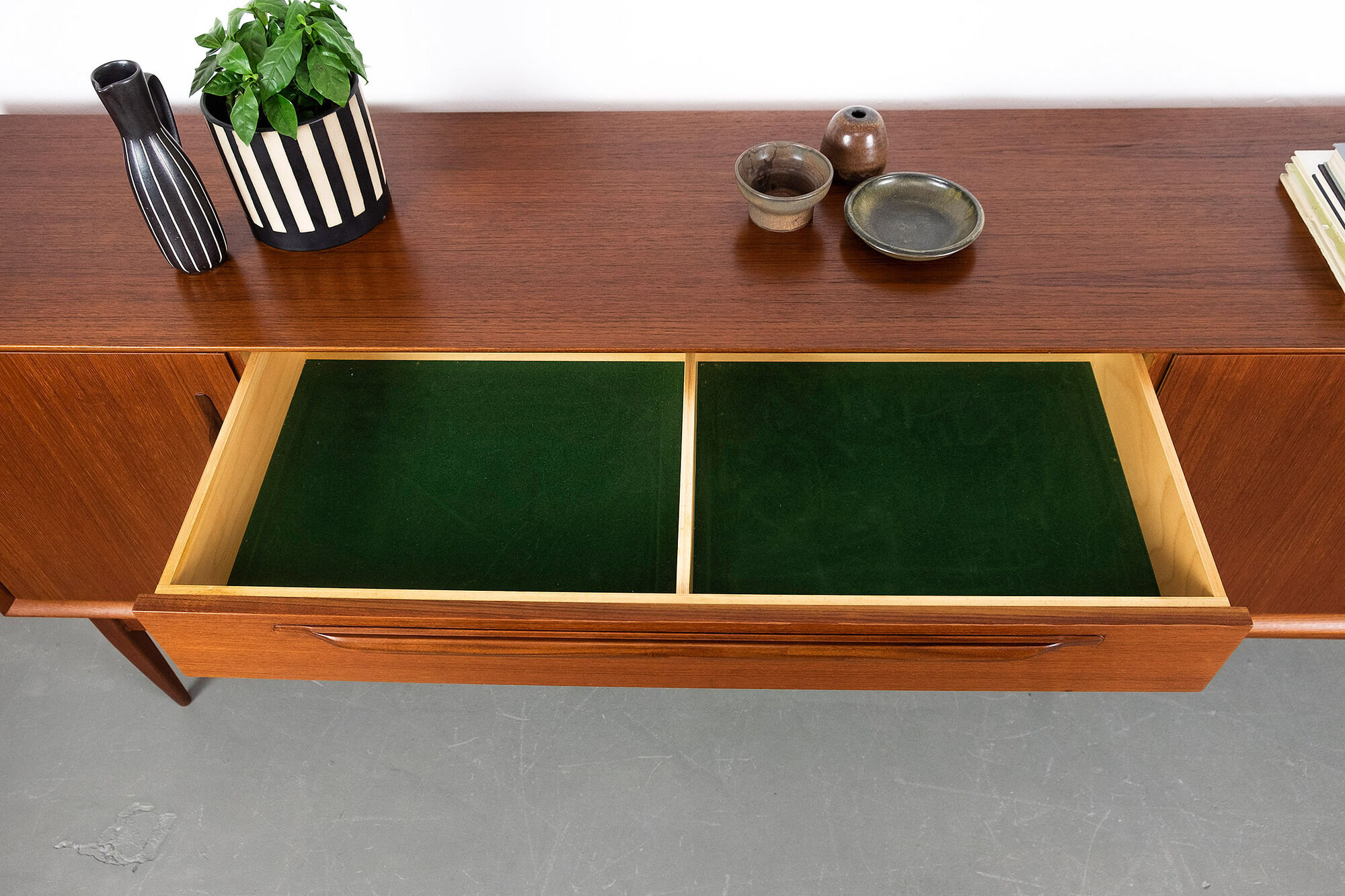 Sideboard in teak with drawers and 3 doors, 1960s