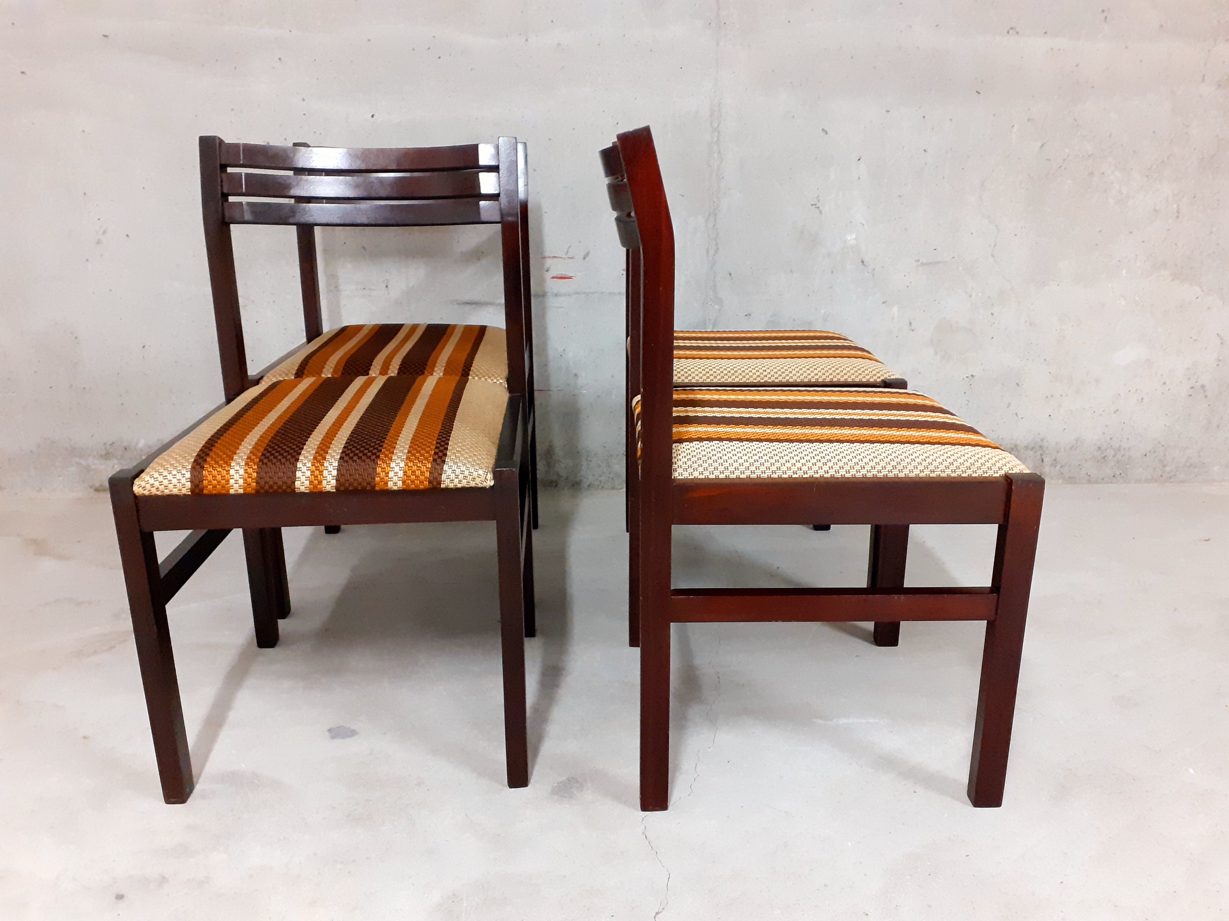 4 vintage chairs in wood and fabric 70s