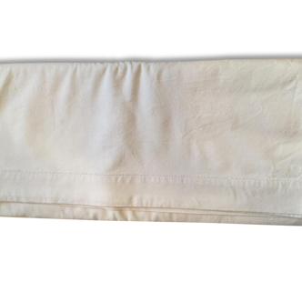 Off-white cloth in Métis