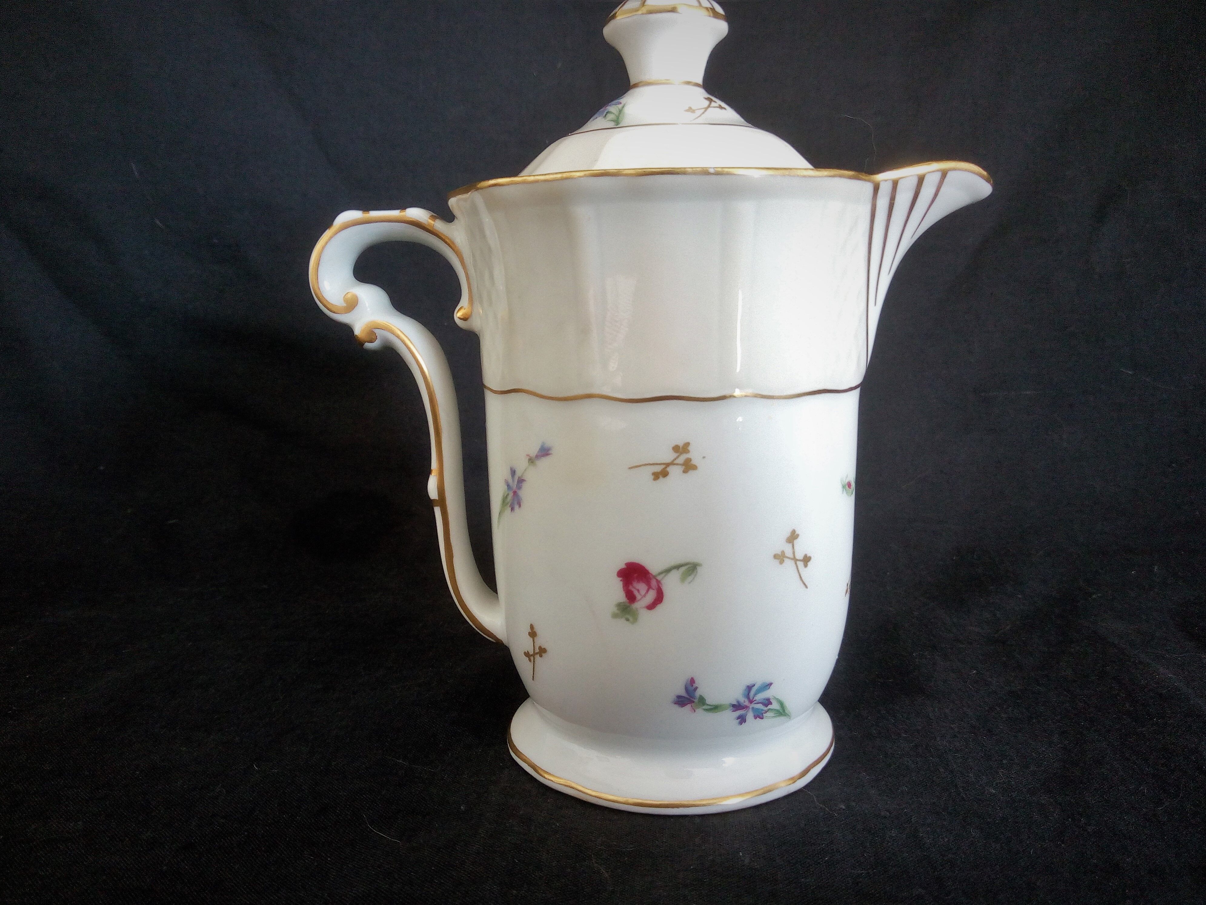 L. Bernardaud & Cie. - Limoges porcelain coffee set, Pompadour model, 1900s - 1927s